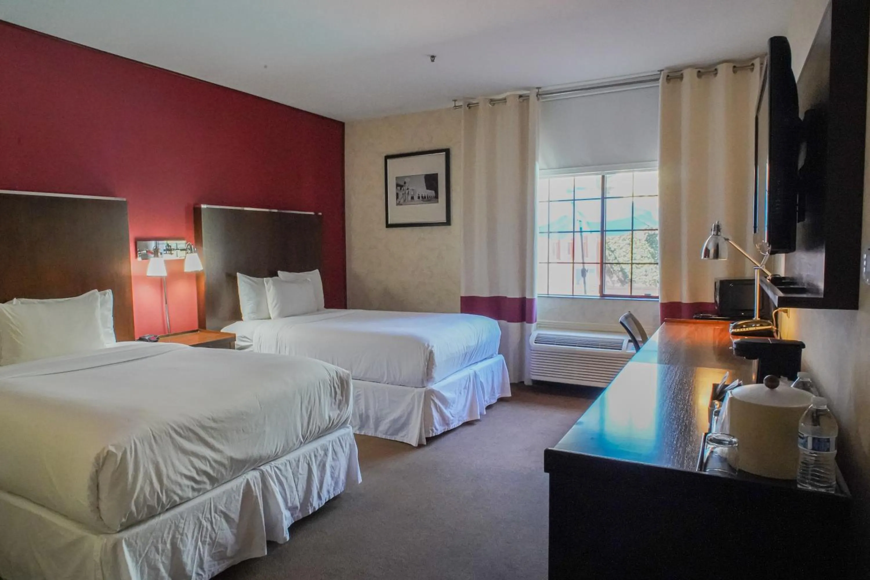 Bed in La Hacienda San Jose Silicon Valley