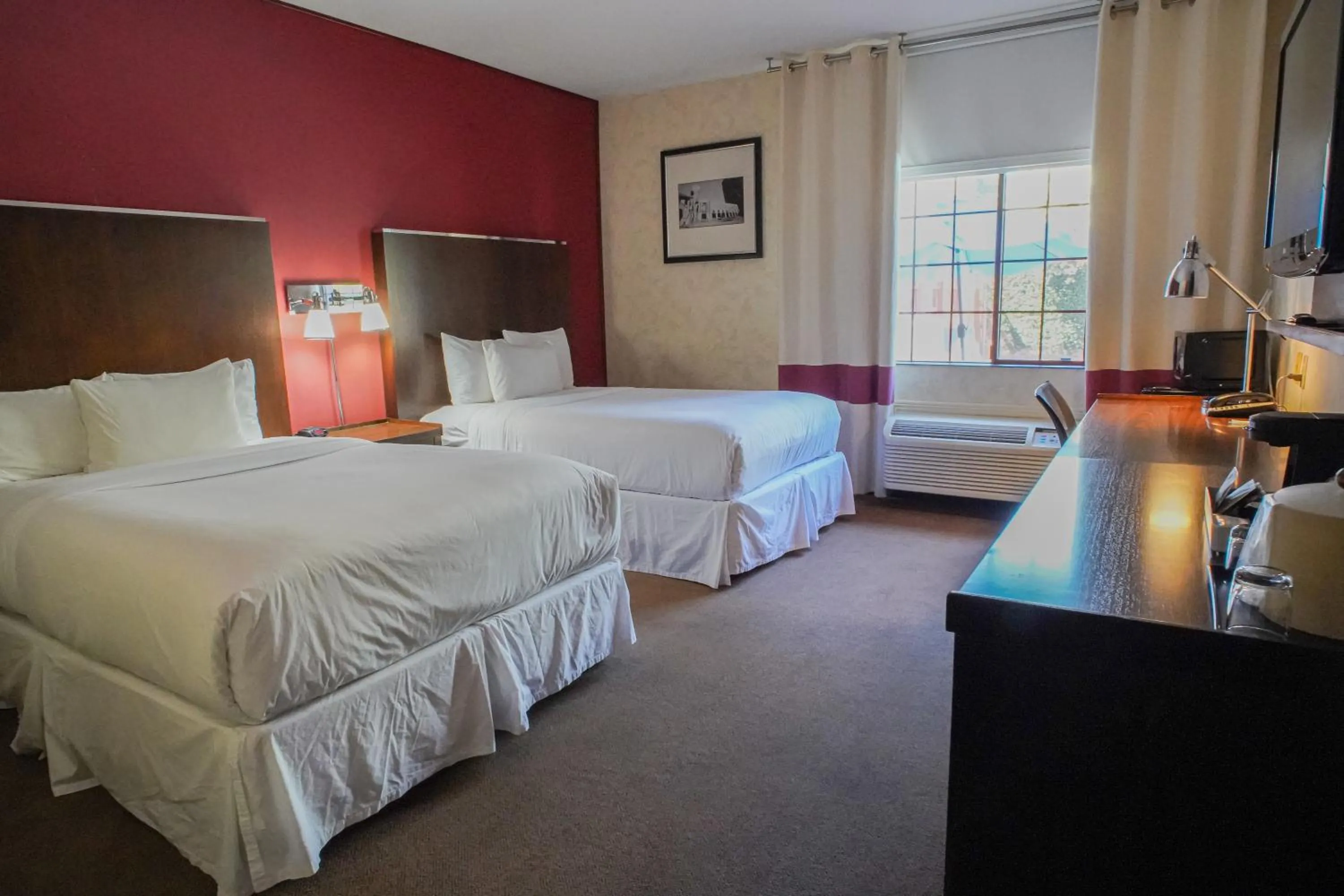 Bed in La Hacienda San Jose Silicon Valley