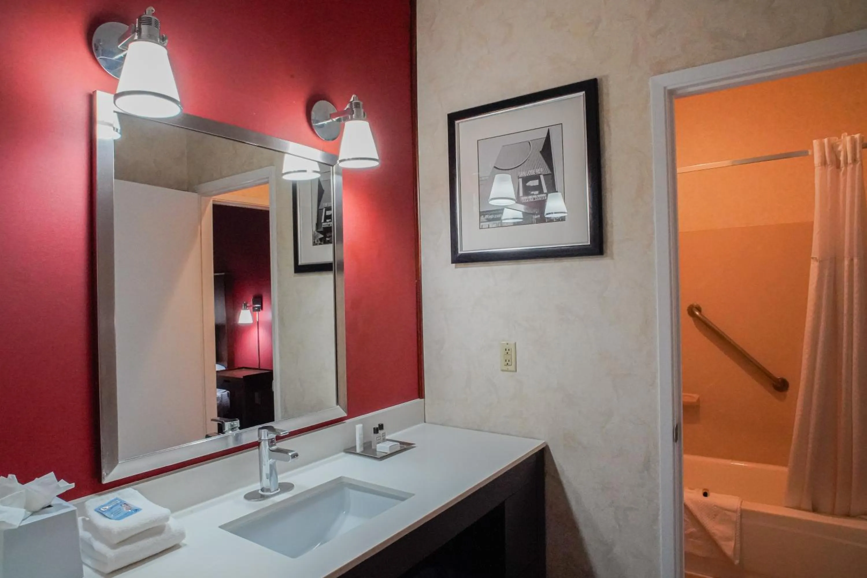 Shower in La Hacienda San Jose Silicon Valley