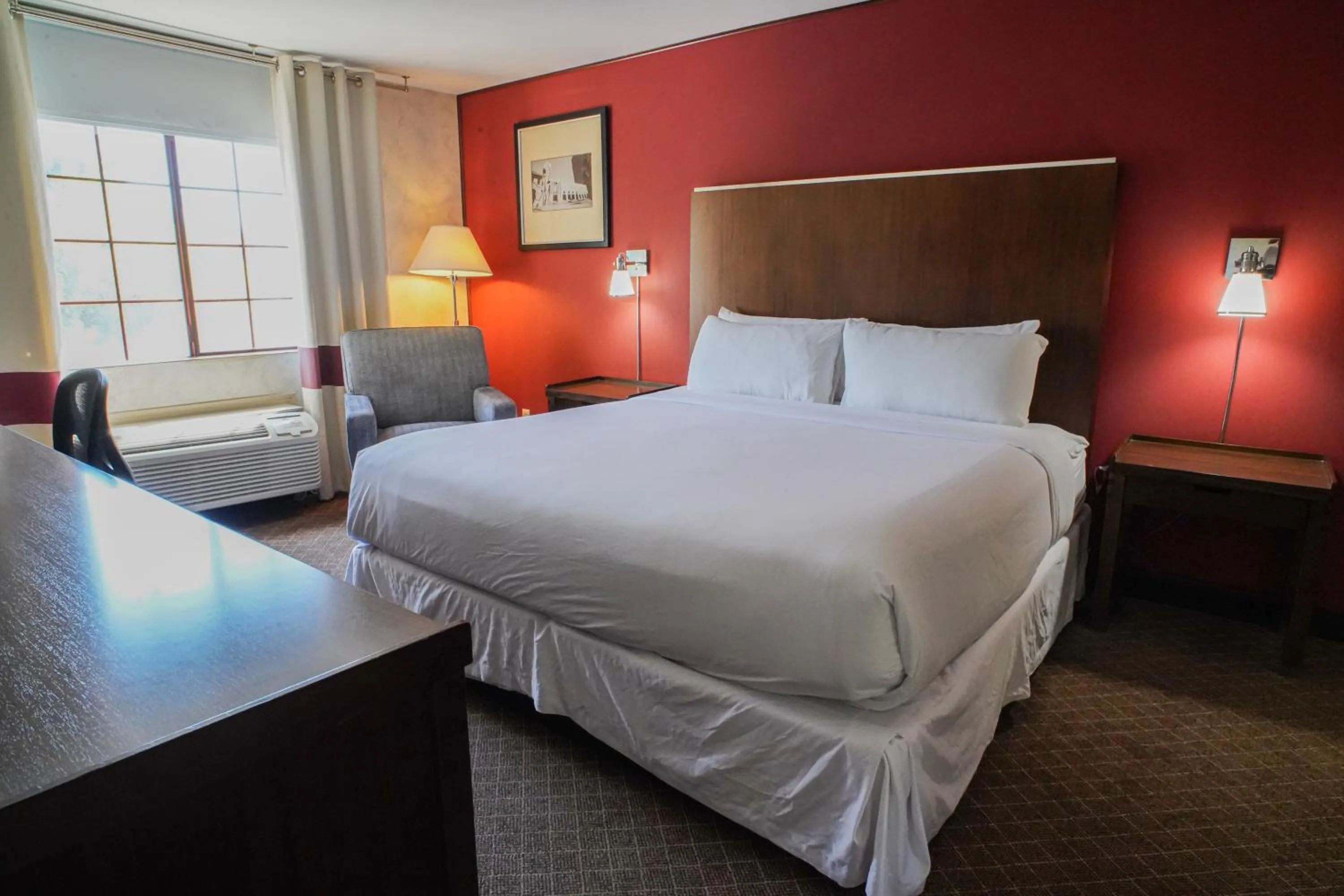 Bed in La Hacienda San Jose Silicon Valley