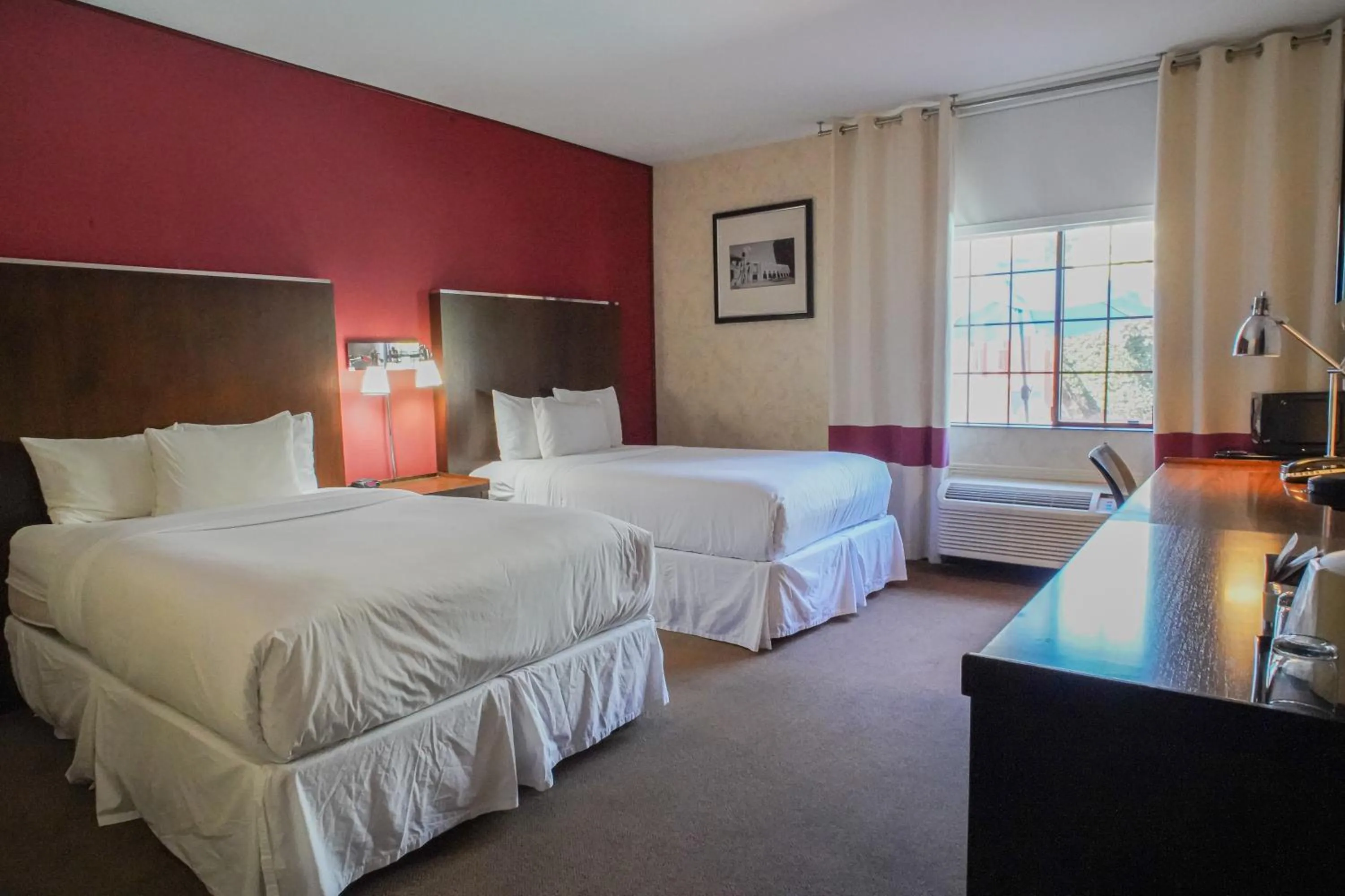 Bed in La Hacienda San Jose Silicon Valley