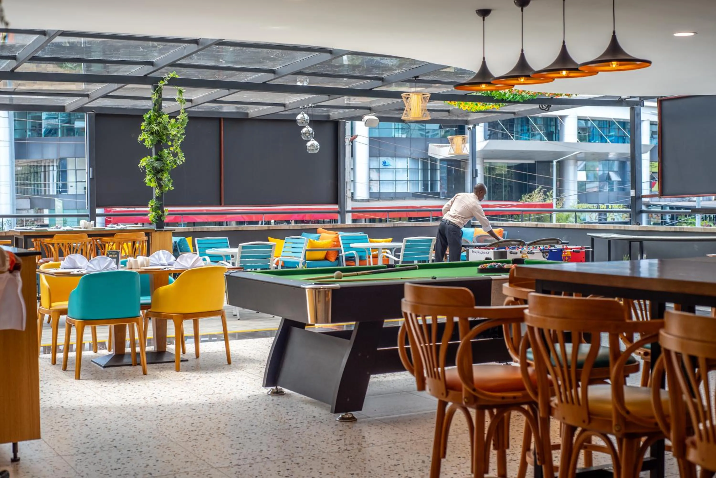 Restaurant/places to eat in Kingfisher Nest Hotel Suites- Westlands, Near Sarit Center