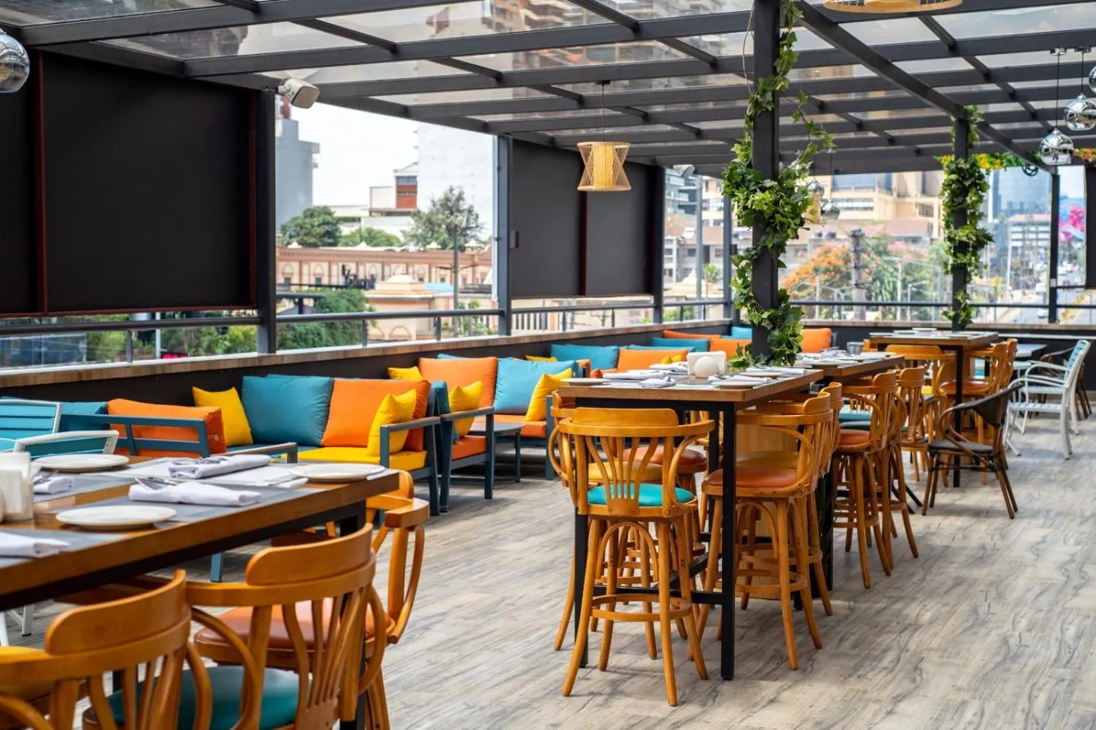 Restaurant/places to eat in Kingfisher Nest Hotel Suites- Westlands, Near Sarit Center