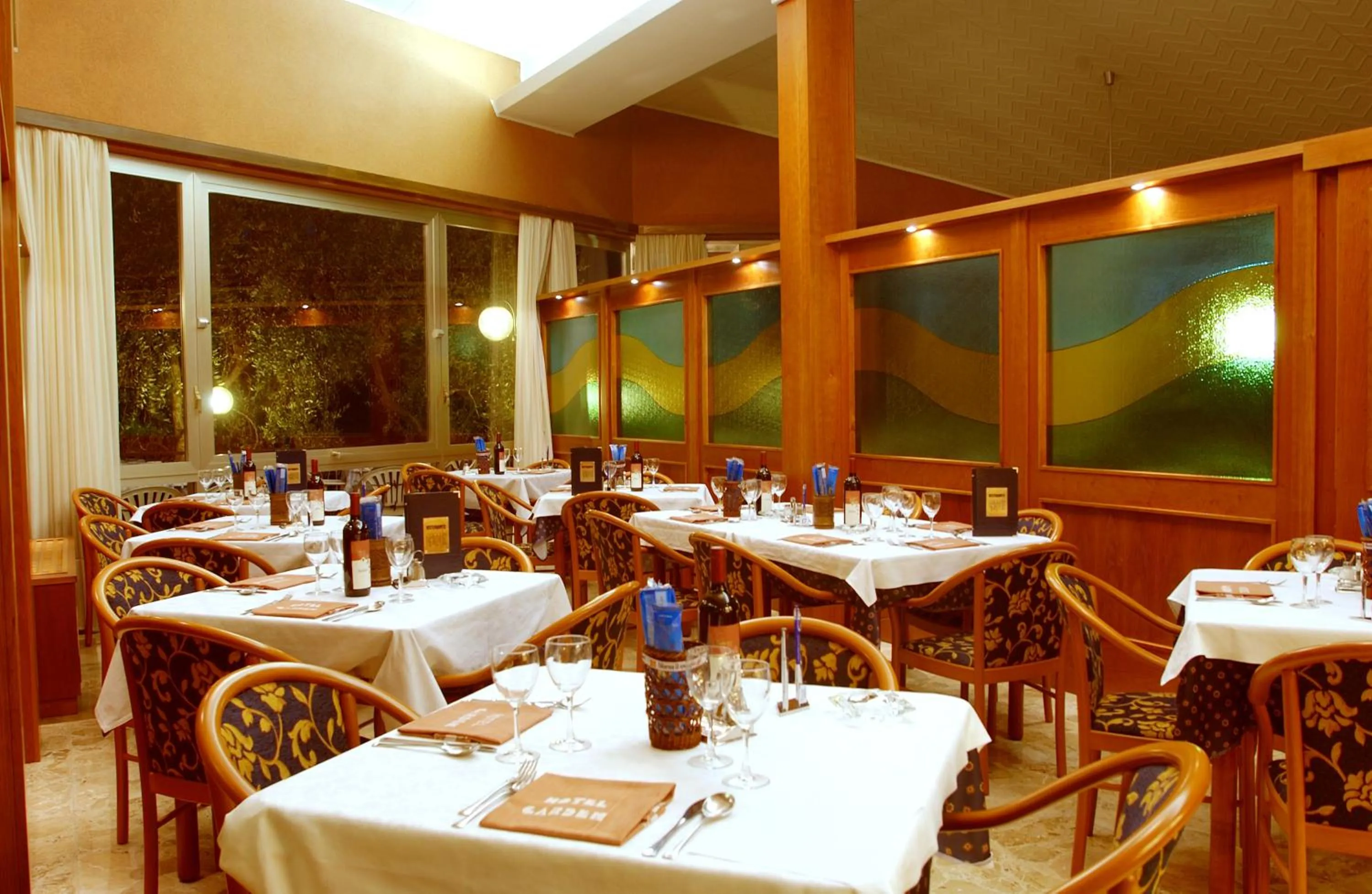 Restaurant/places to eat in Hotel Garden