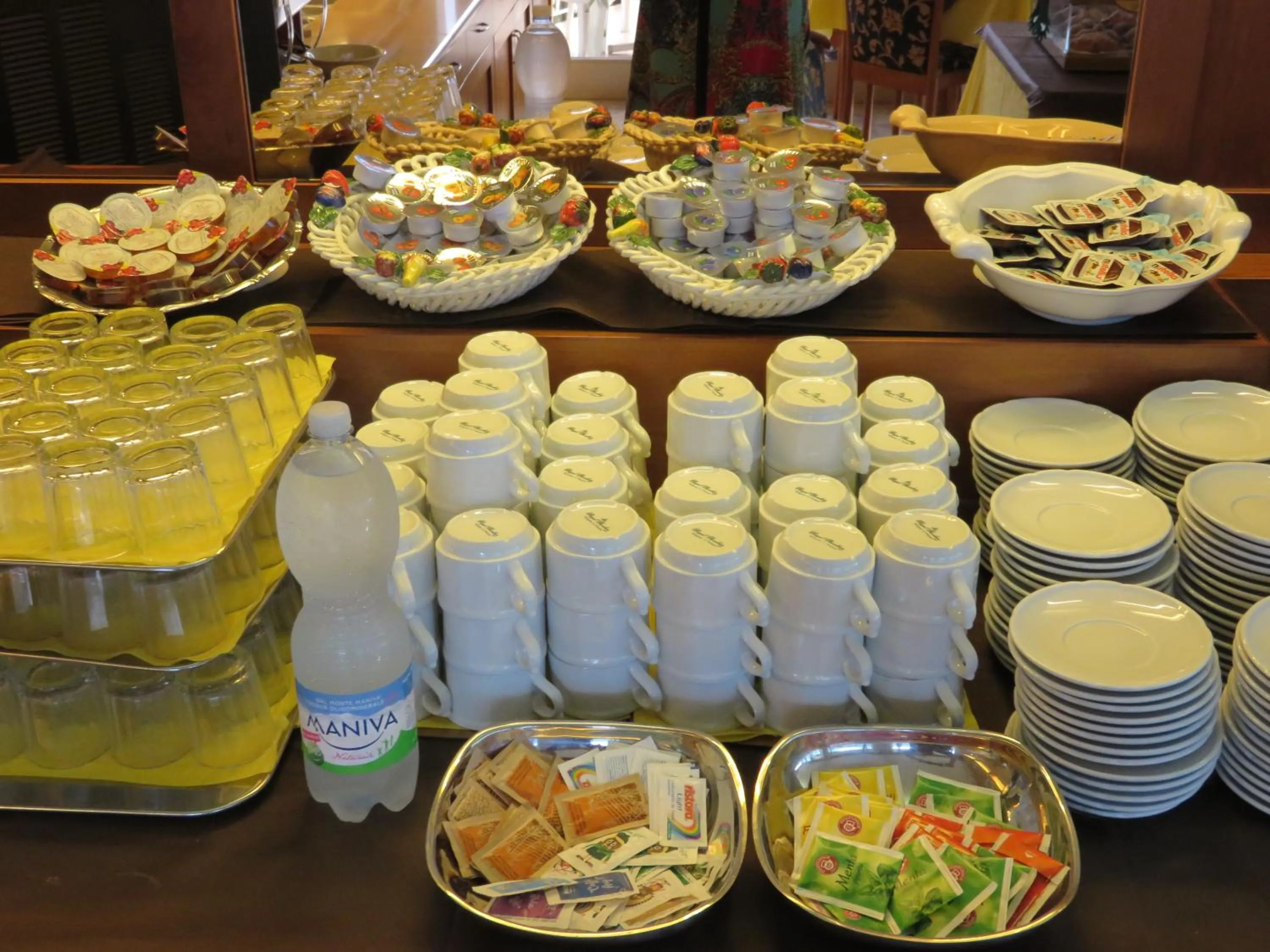 Buffet breakfast in Hotel Garden