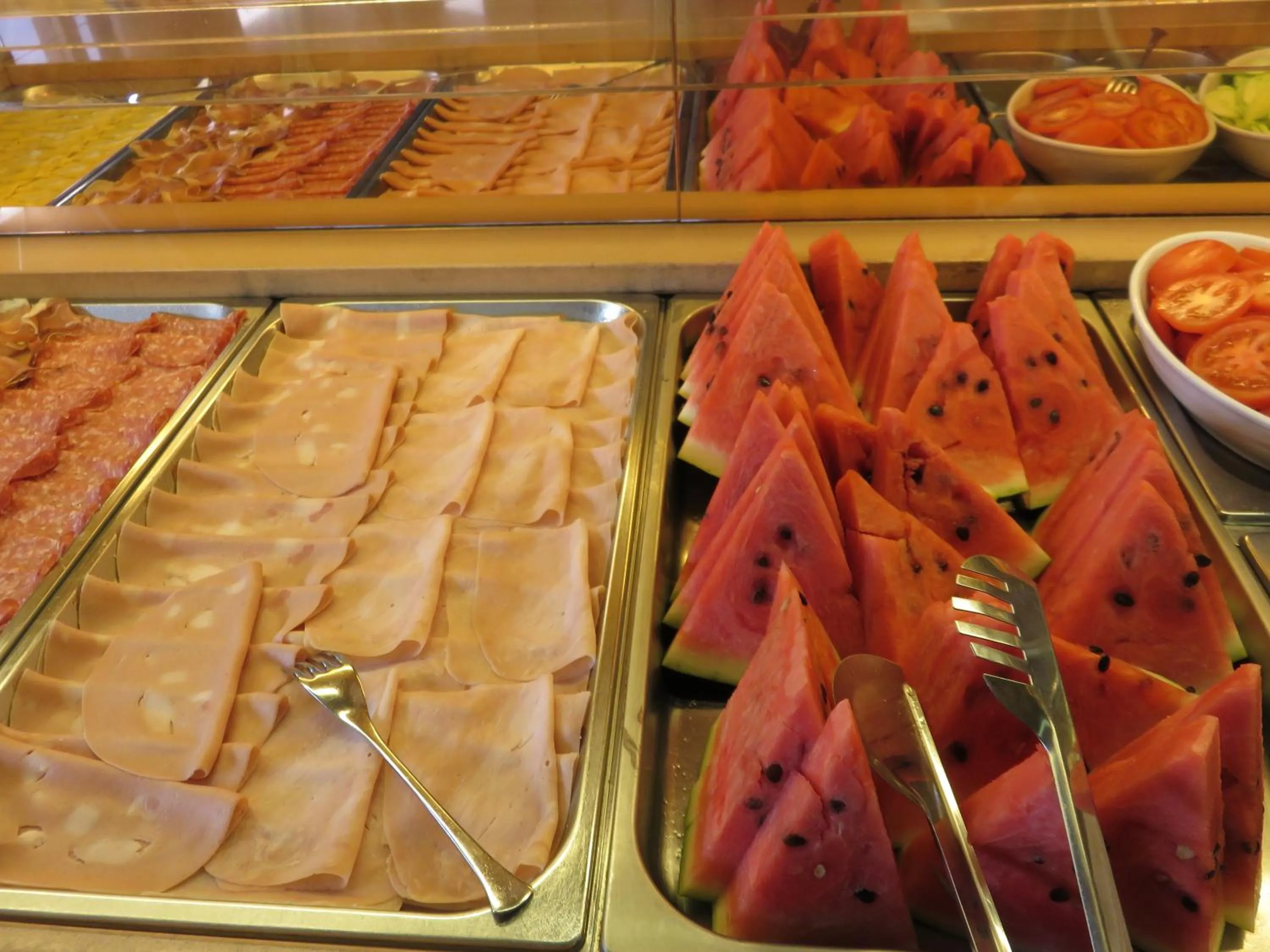 Buffet breakfast in Hotel Garden