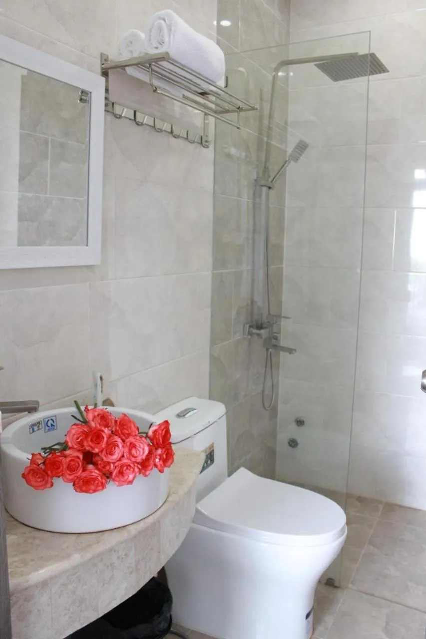 Shower in Dalat Memory Inn