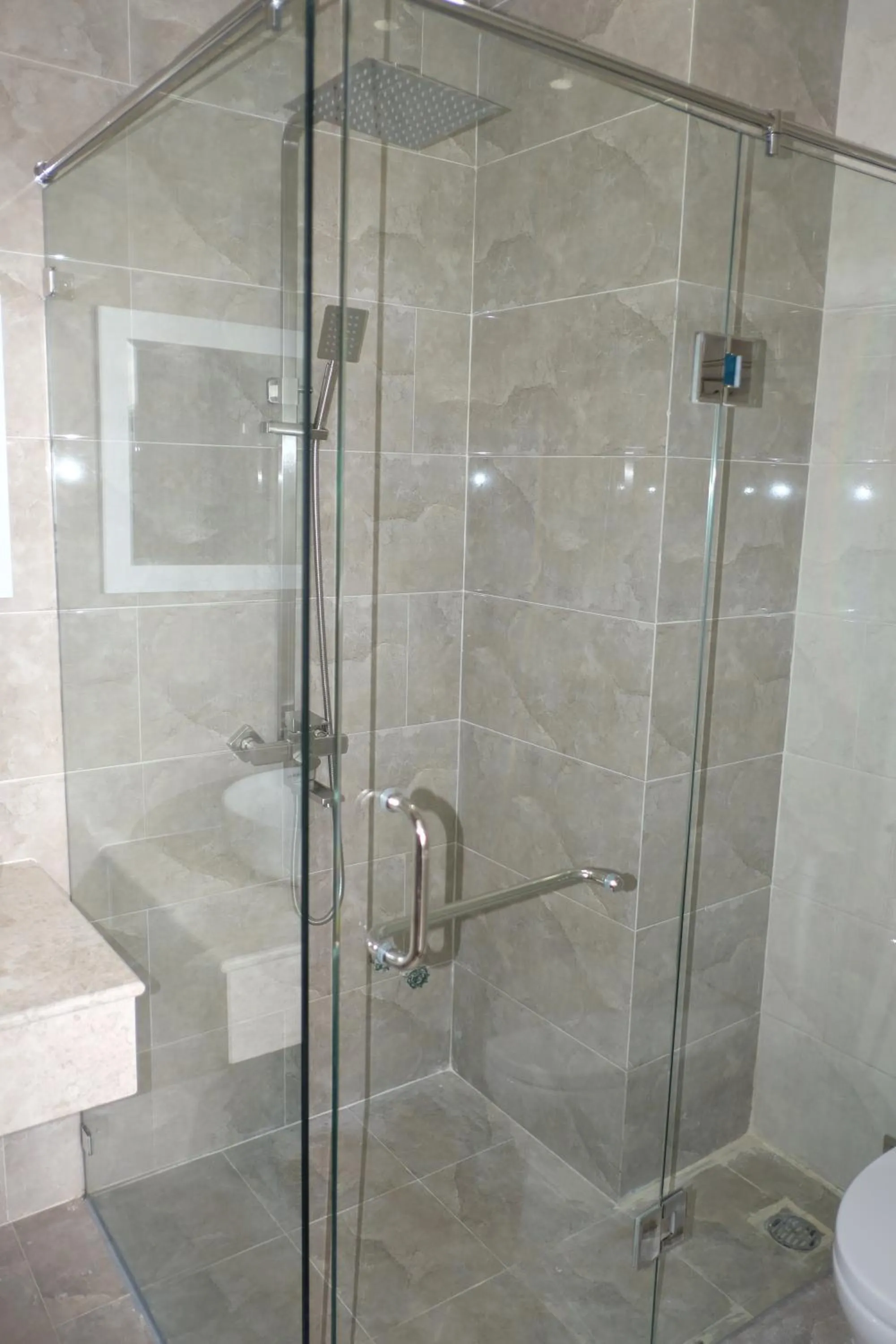 Shower in Dalat Memory Inn