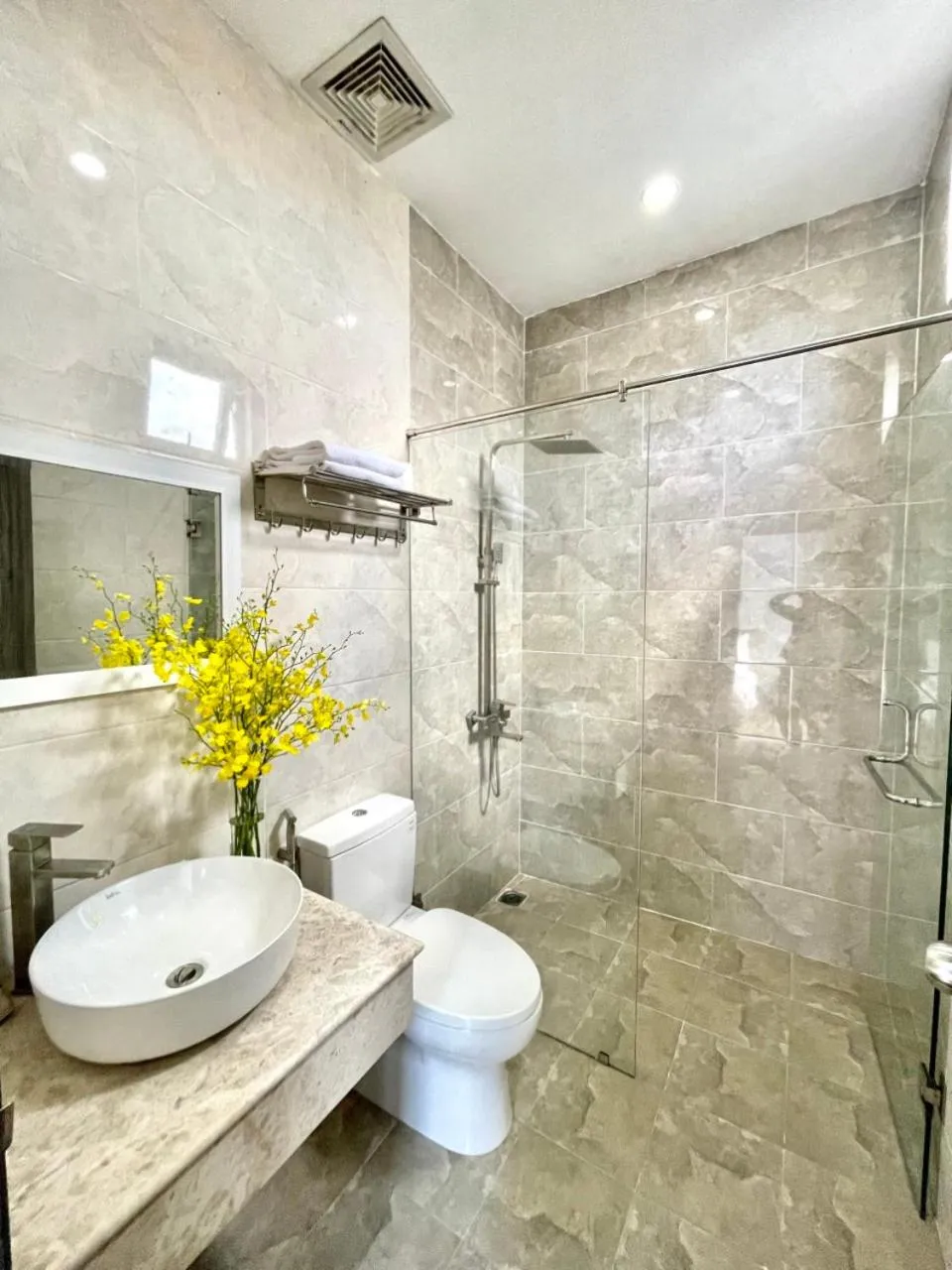 Shower in Dalat Memory Inn