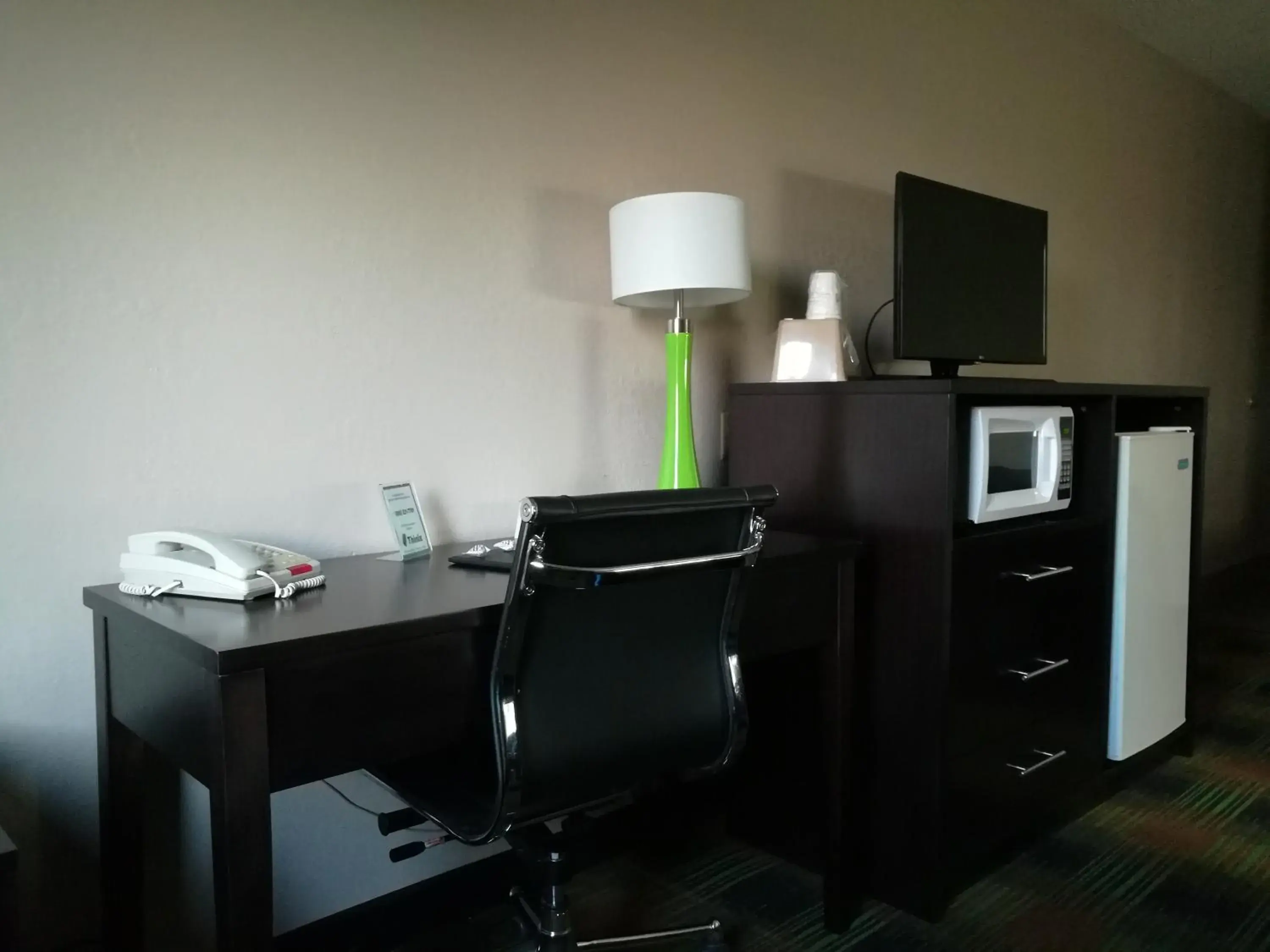 Double Room with Two Double Beds - Non-Smoking in Super 8 by Wyndham Keokuk Double Room with Two Double Beds - Non-Smoking in Super 8 by Wyndham Keokuk