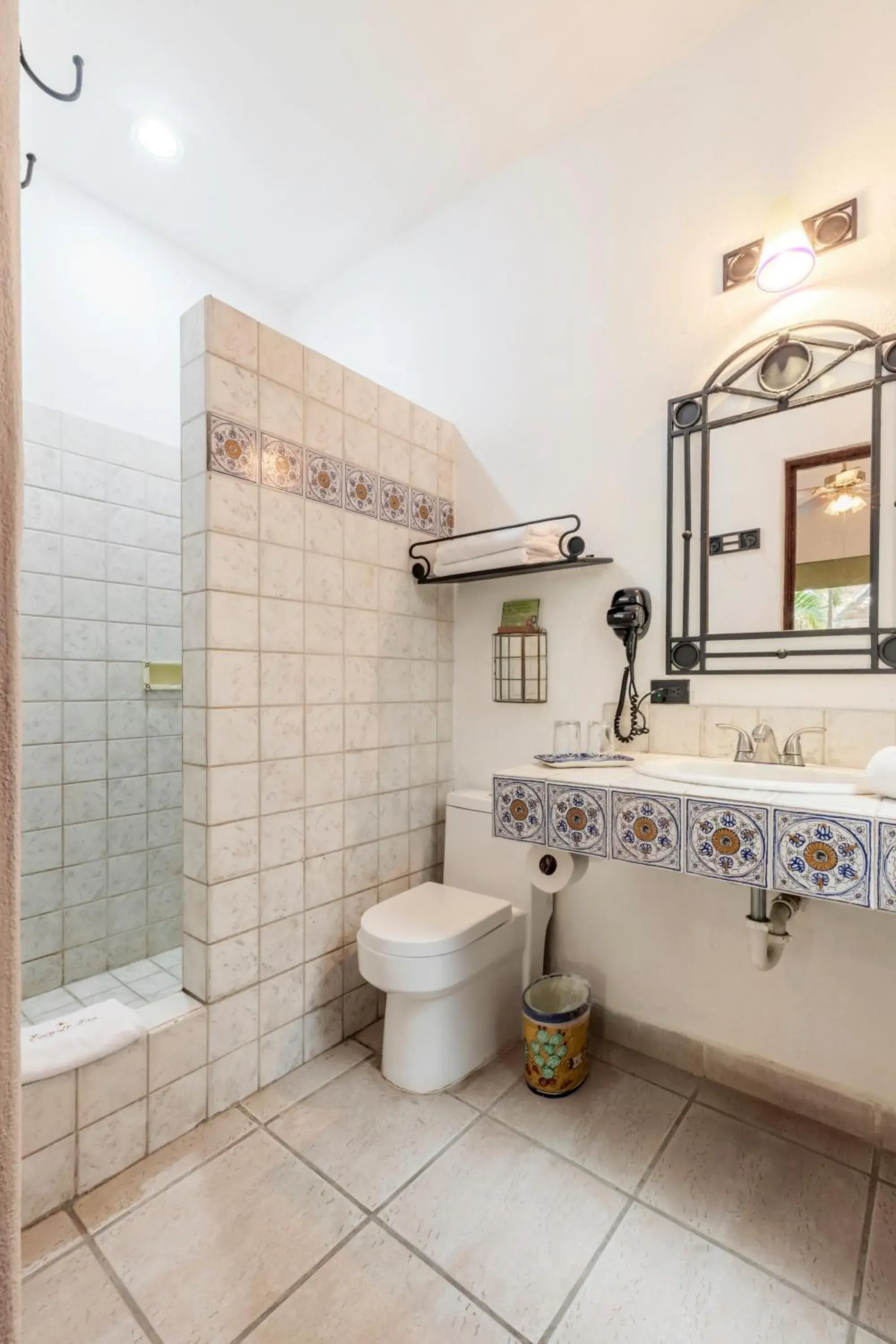 Standard Room with Two Double Beds (across the street) in El Encanto Inn & Suites Standard Room with Two Double Beds (across the street) in El Encanto Inn & Suites