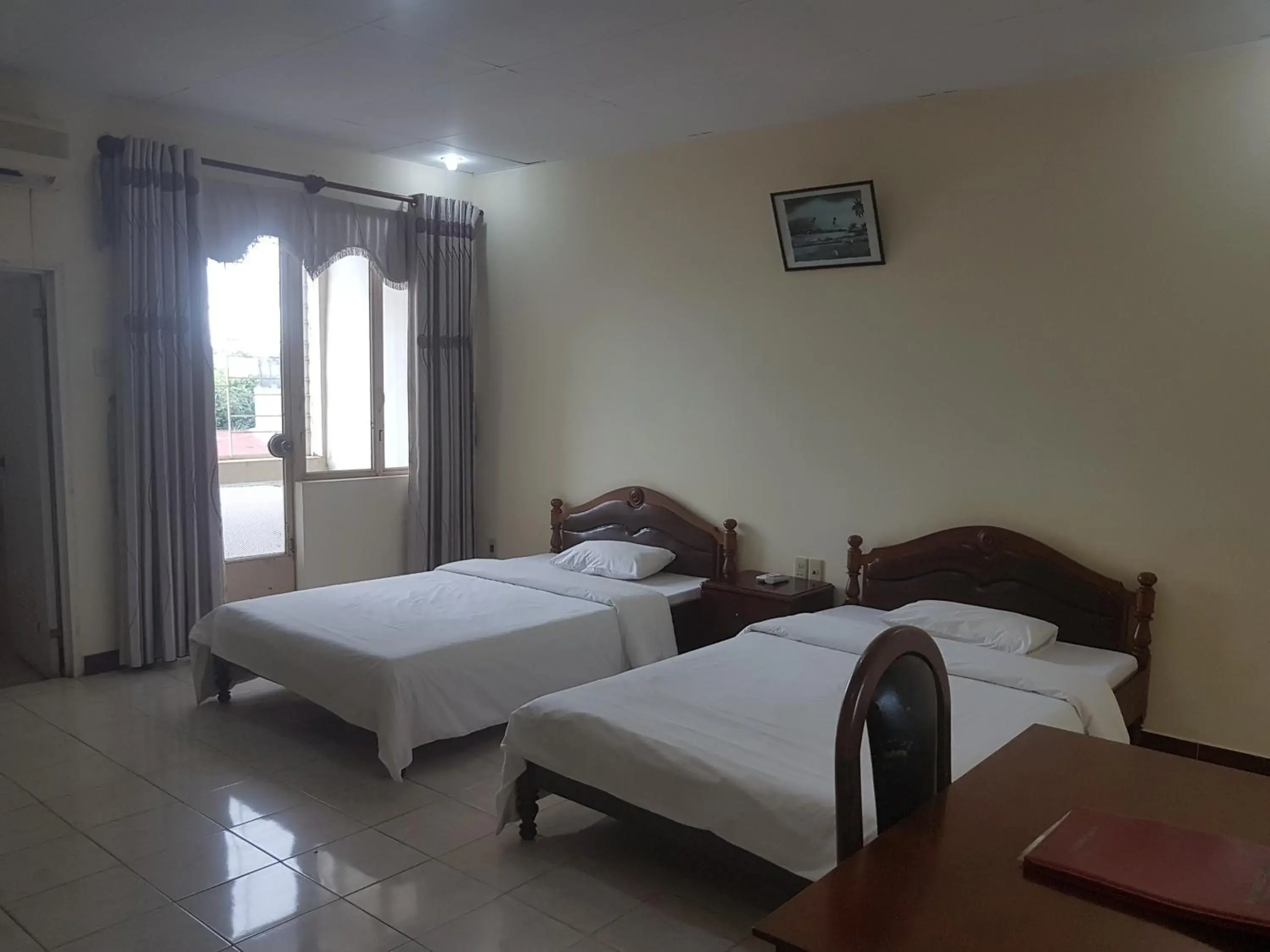 Twin Room with Garden View in Hung Vuong Hotel Twin Room with Garden View in Hung Vuong Hotel