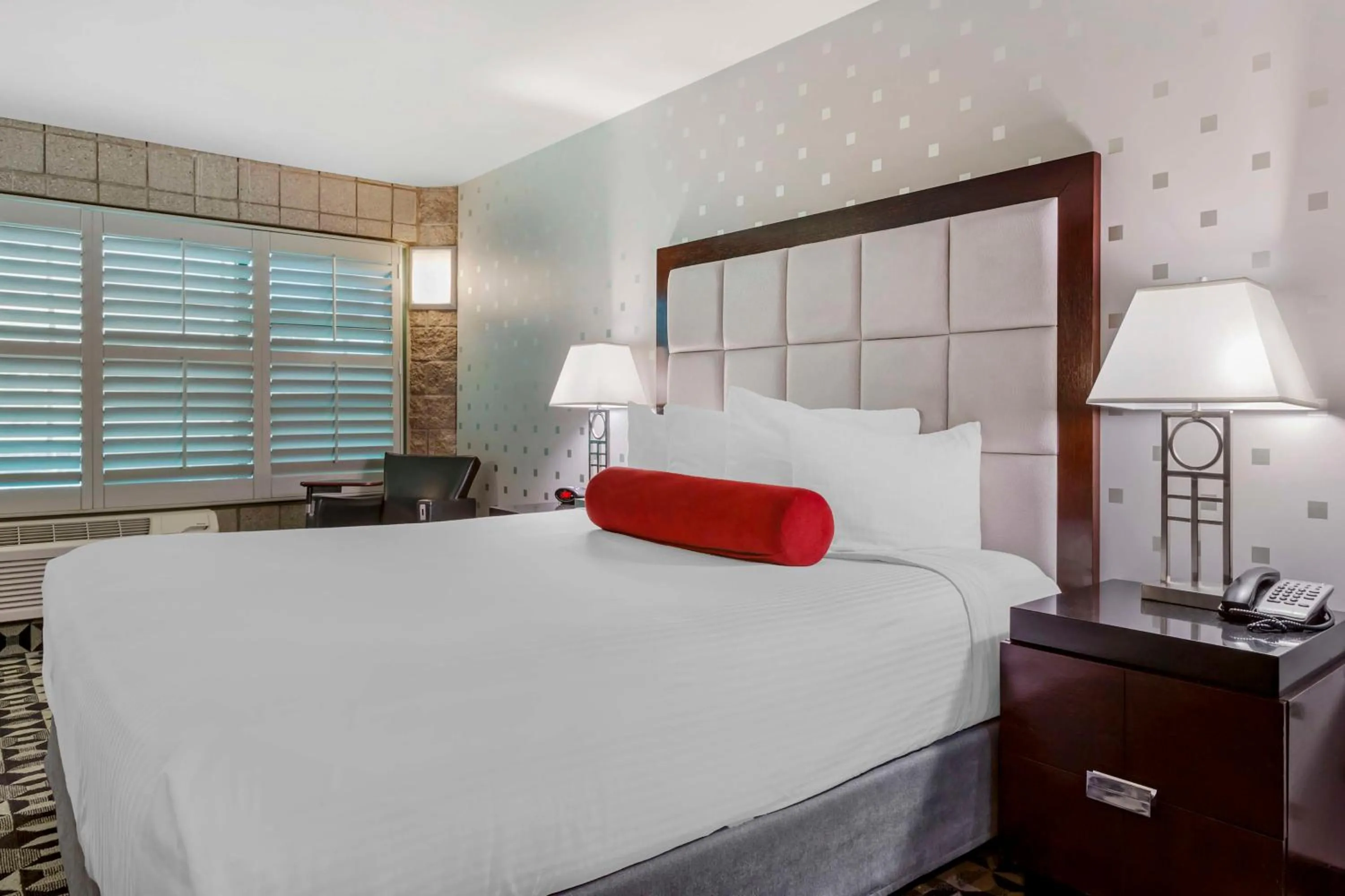 Bedroom, Bed in Best Western Plus Sundial