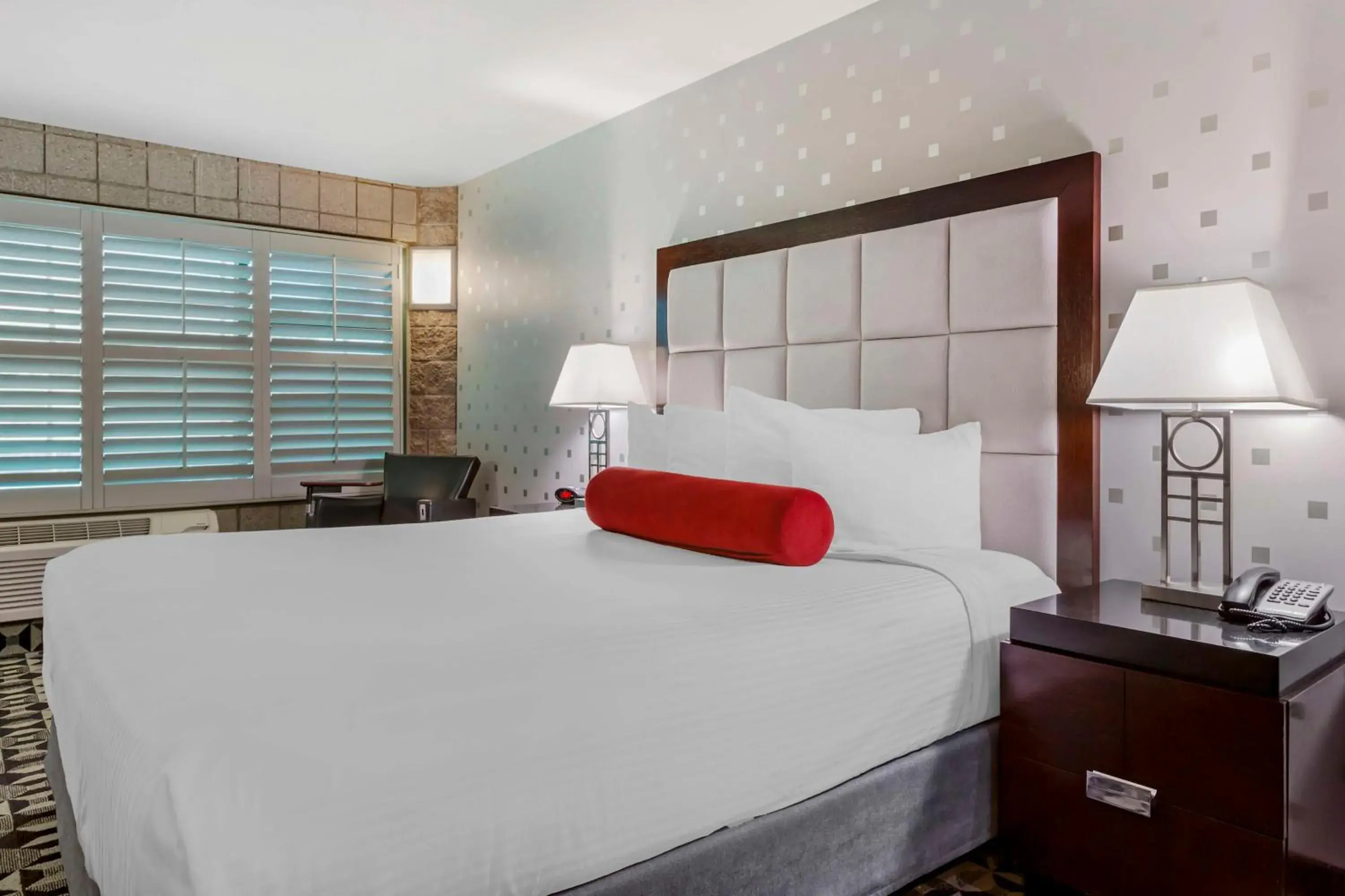 King Room - Non Smoking in Best Western Plus Sundial King Room - Non Smoking in Best Western Plus Sundial