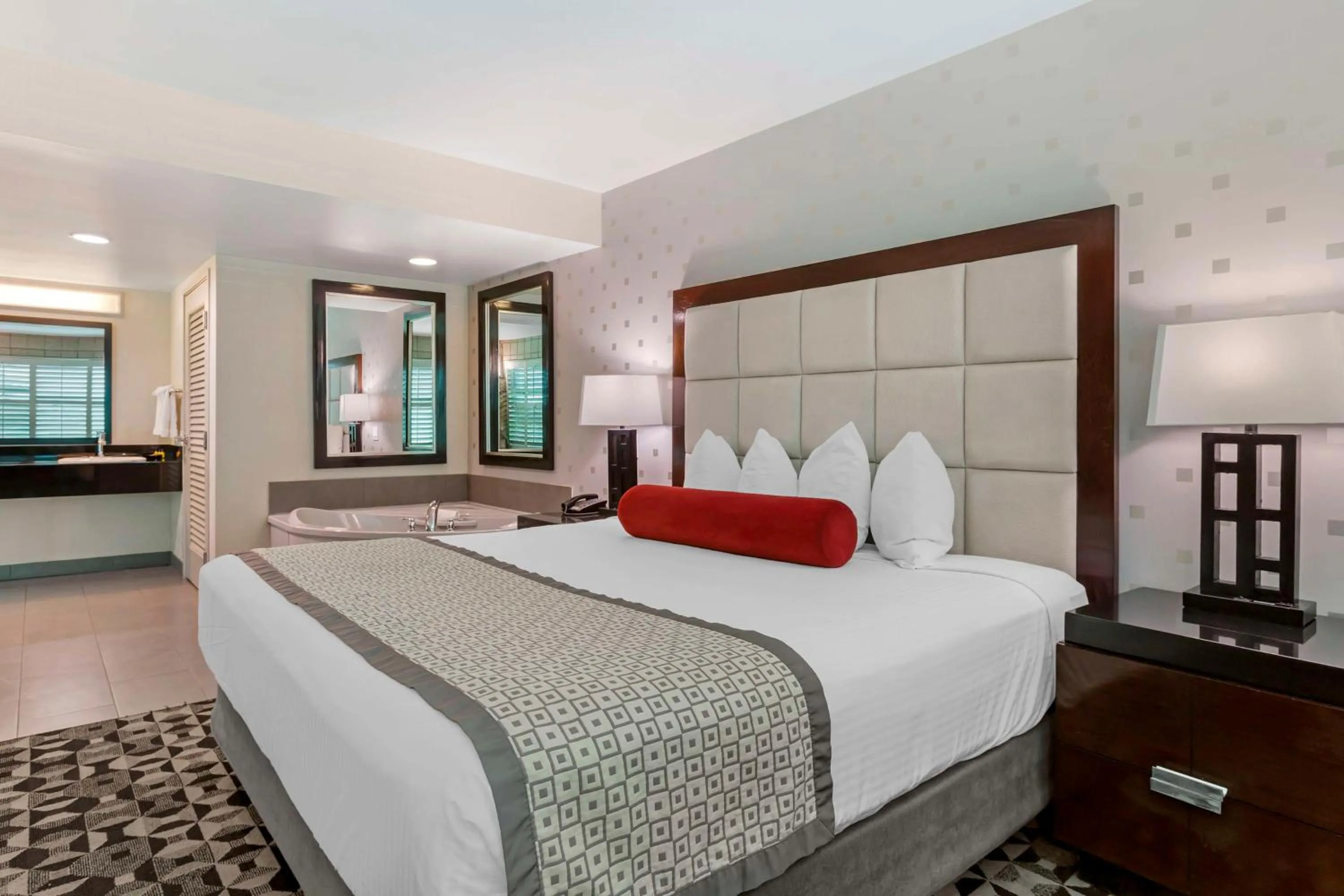 Bedroom, Bed in Best Western Plus Sundial