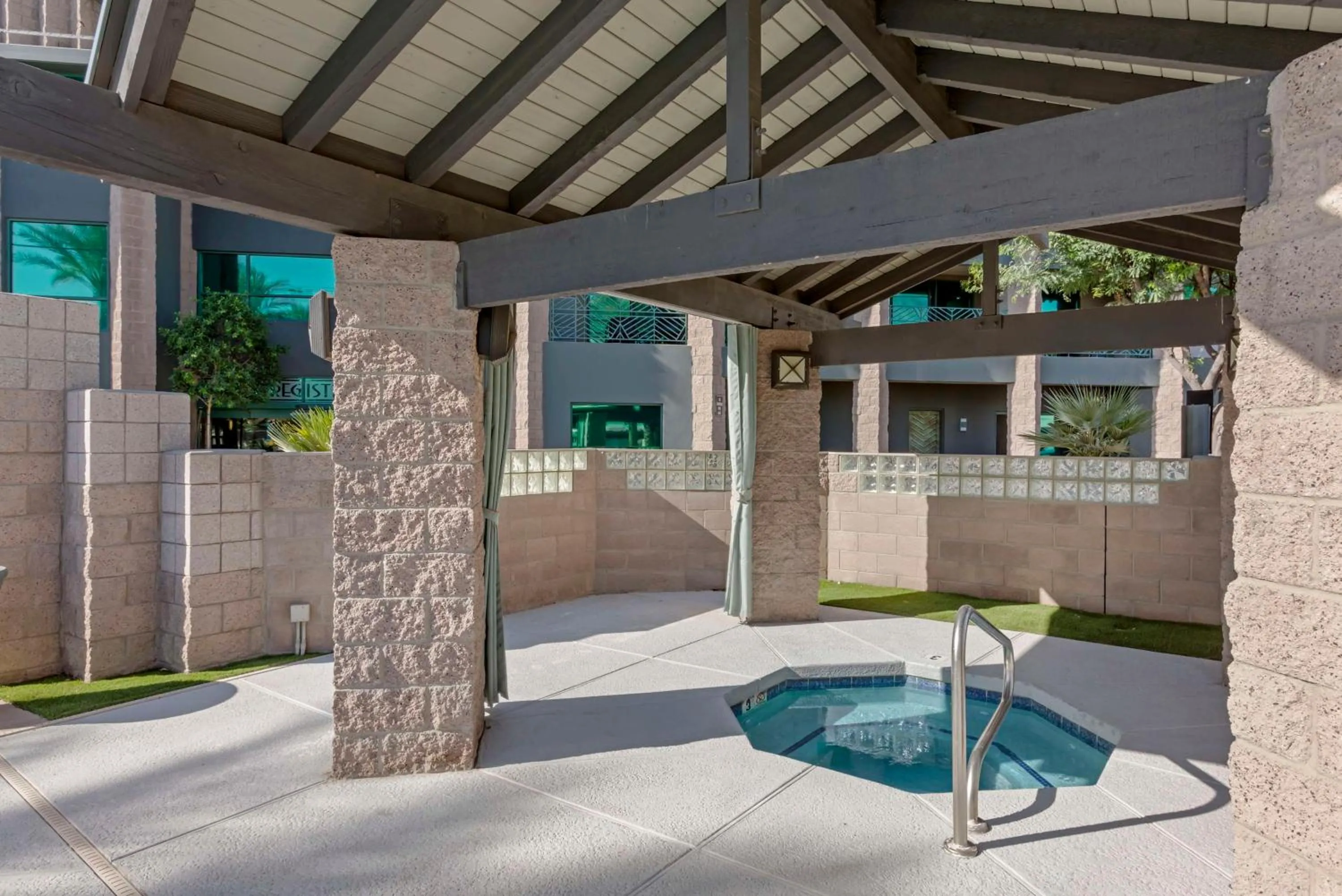 Pool view in Best Western Plus Sundial