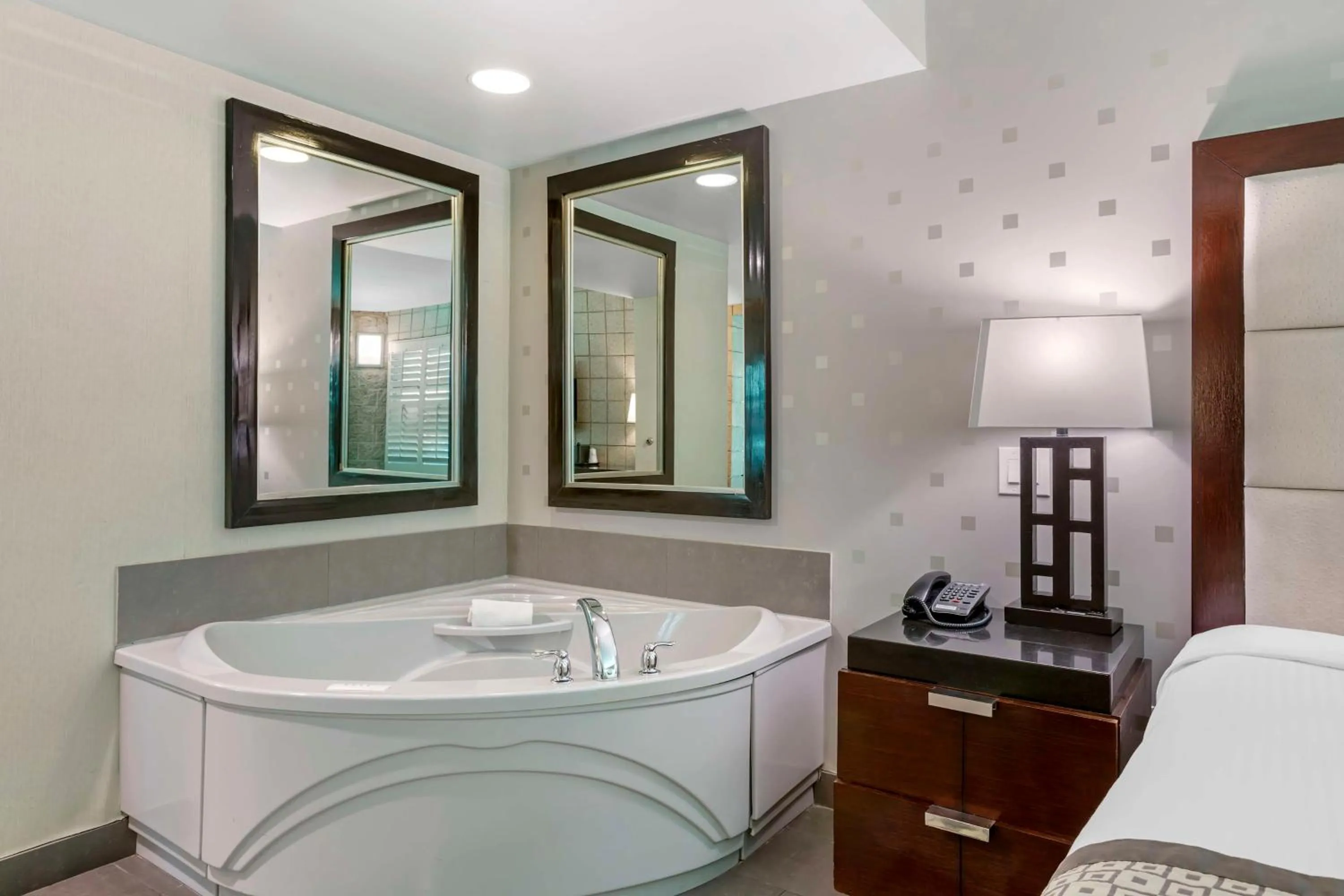 Bedroom, Bed in Best Western Plus Sundial