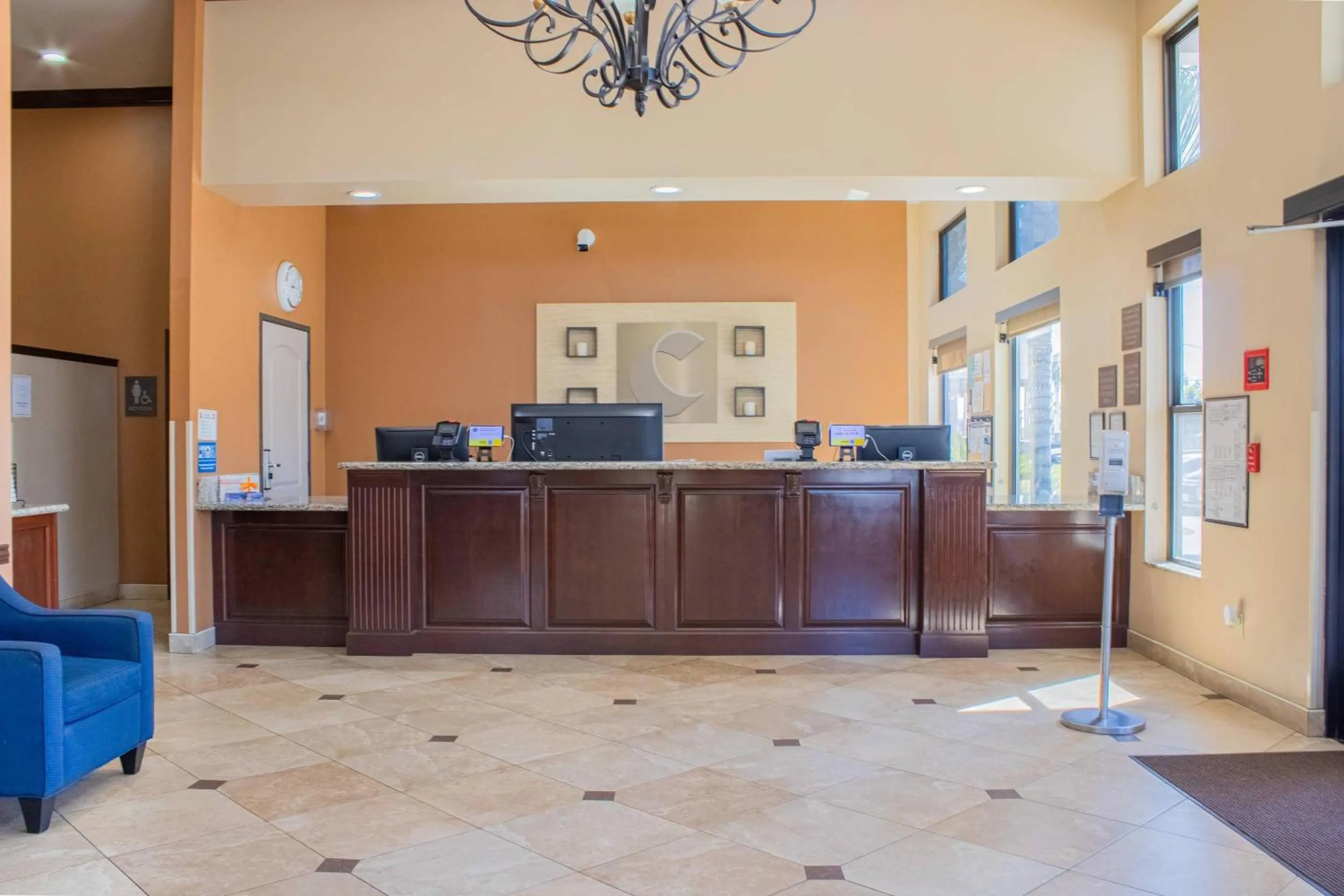 Lobby or reception in Comfort Inn & Suites Colton