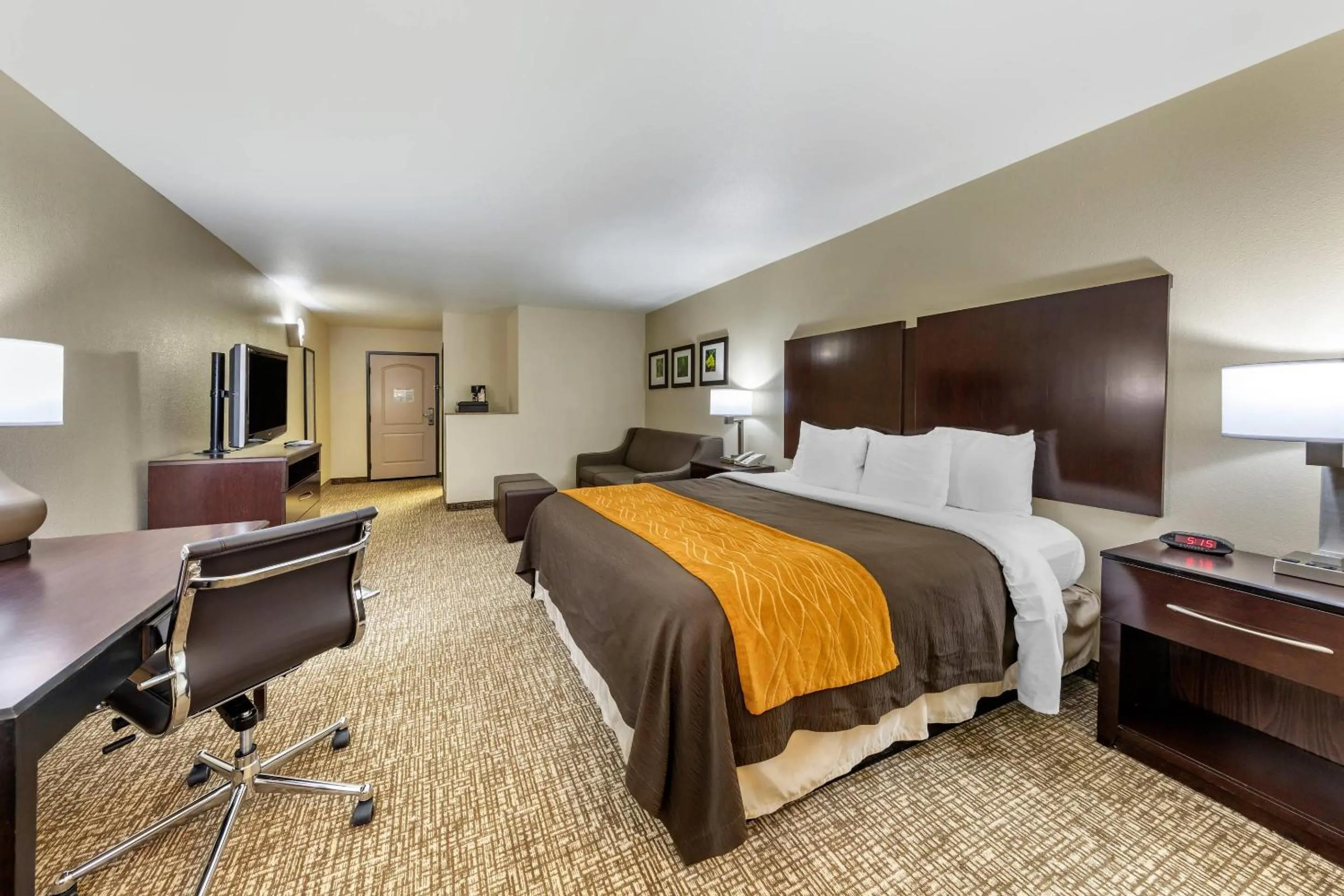 Bedroom, Bed in Comfort Inn & Suites Colton