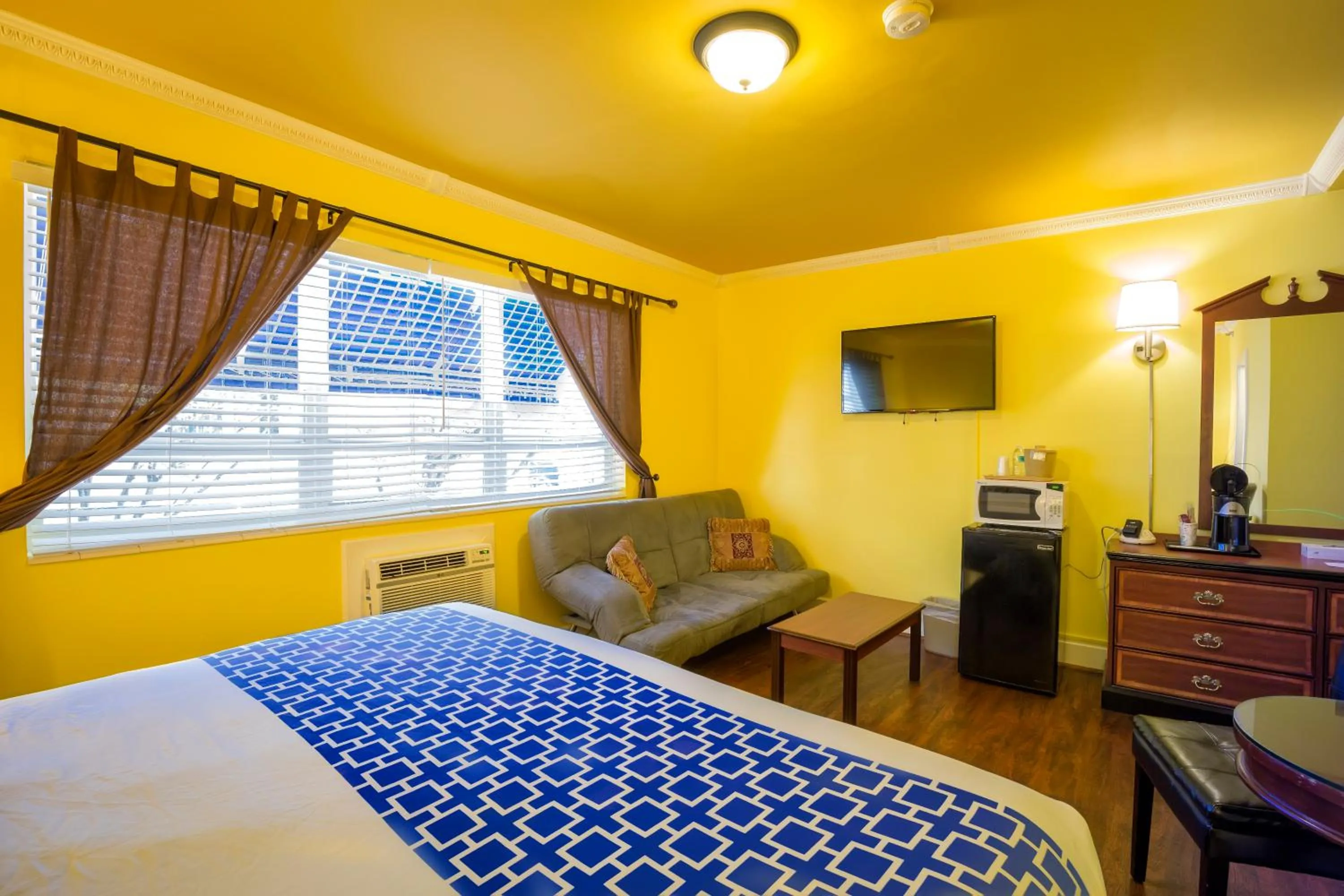 Photo of the whole room, Bed in Pegasus International Hotel