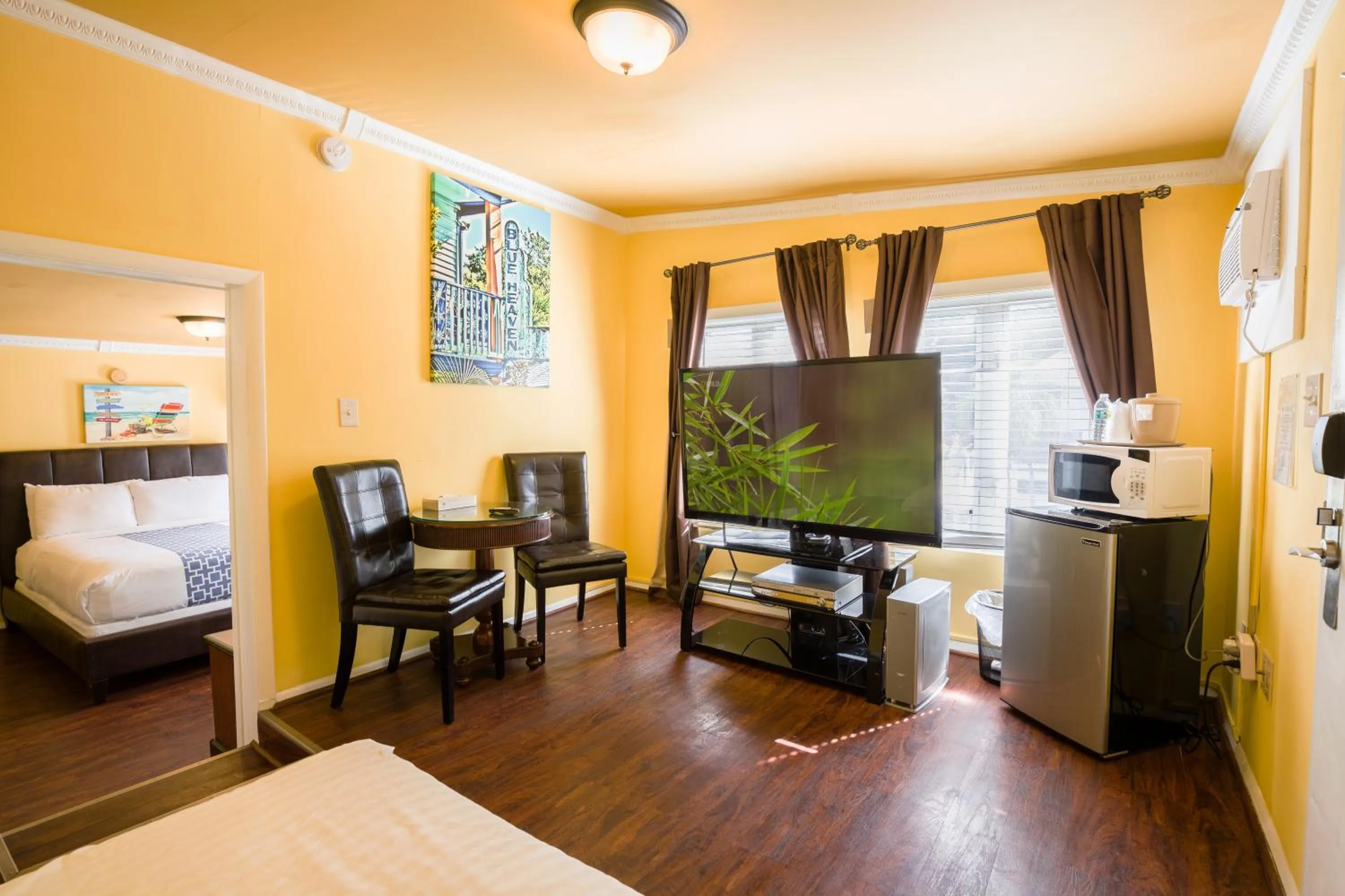 Seating area, Bed in Pegasus International Hotel