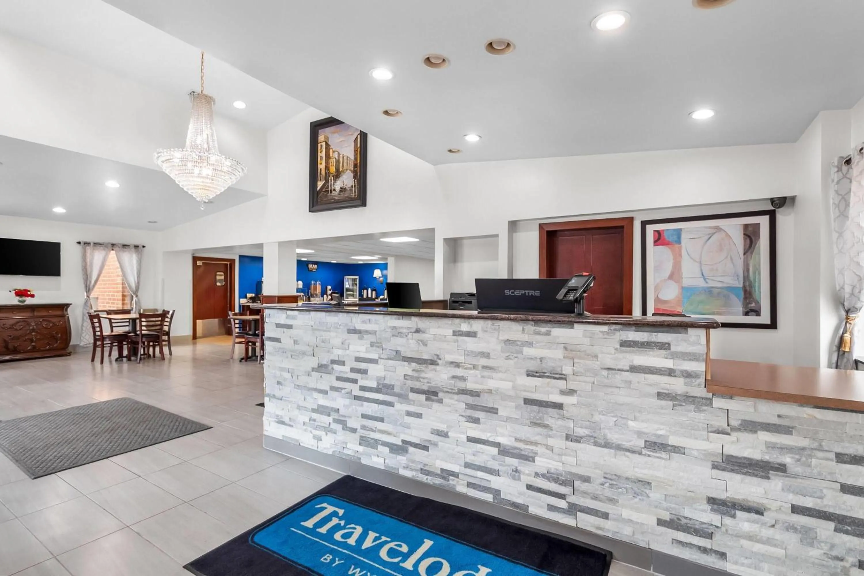 Lobby or reception in Travelodge by Wyndham Winchester