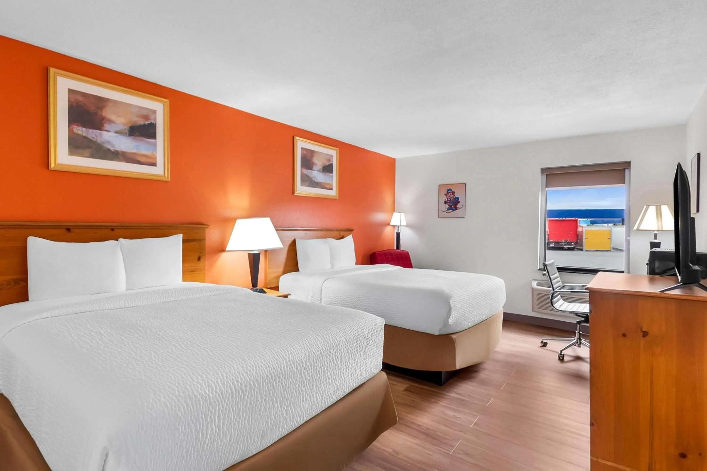 Bed in Travelodge by Wyndham Winchester