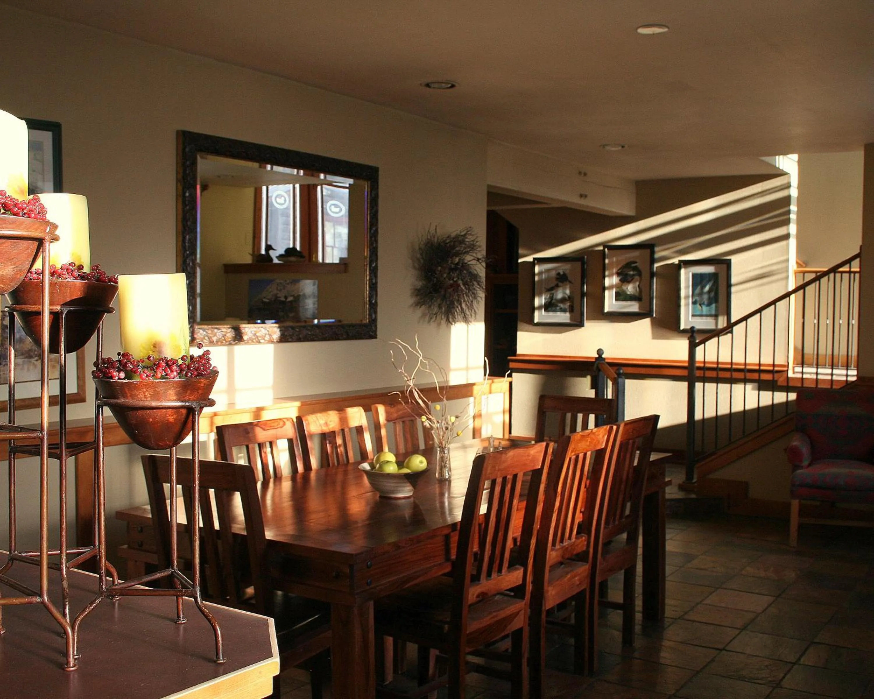 Communal lounge/ TV room in Inn on The Creek