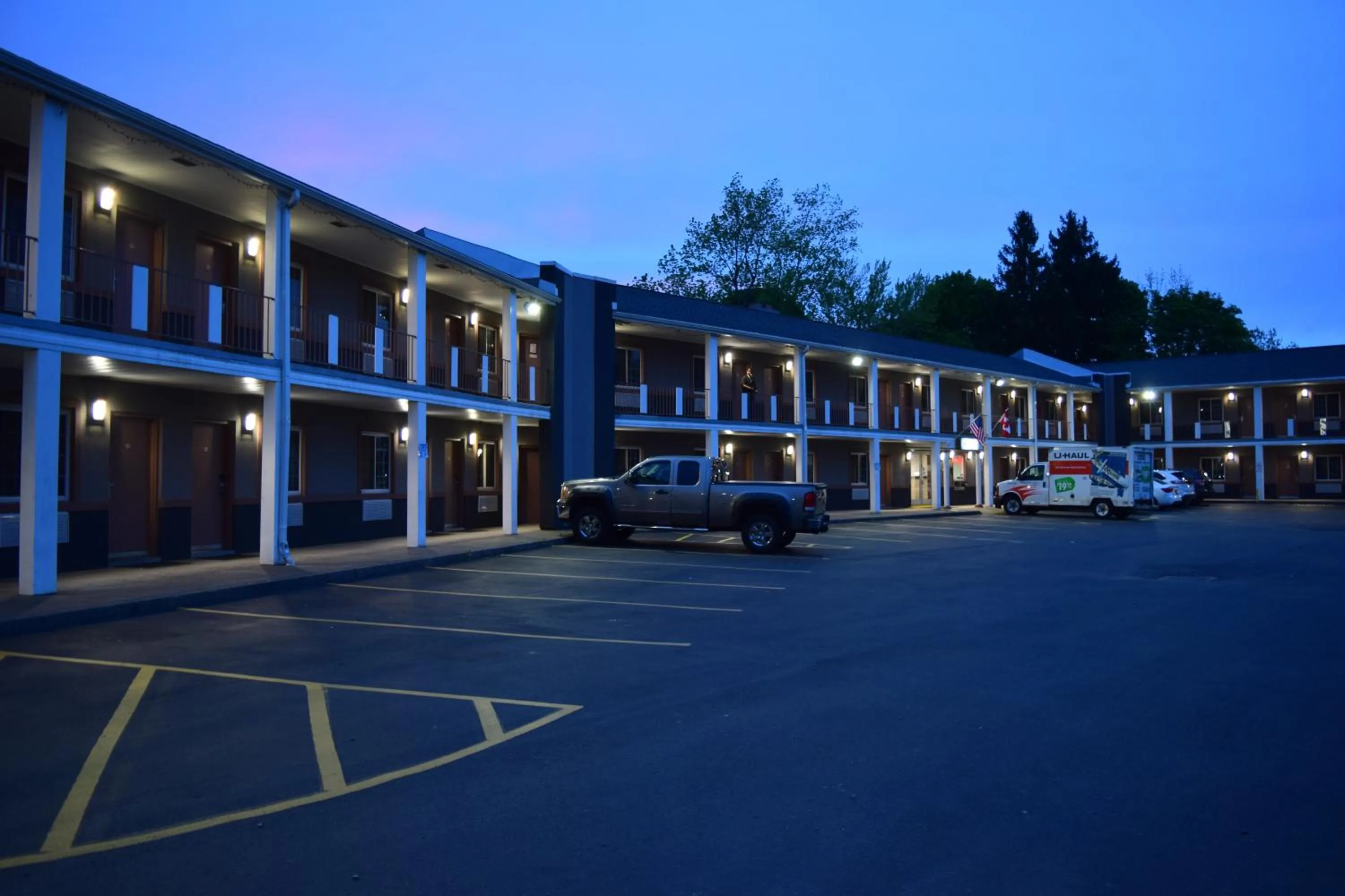 Night in University Manor Inn