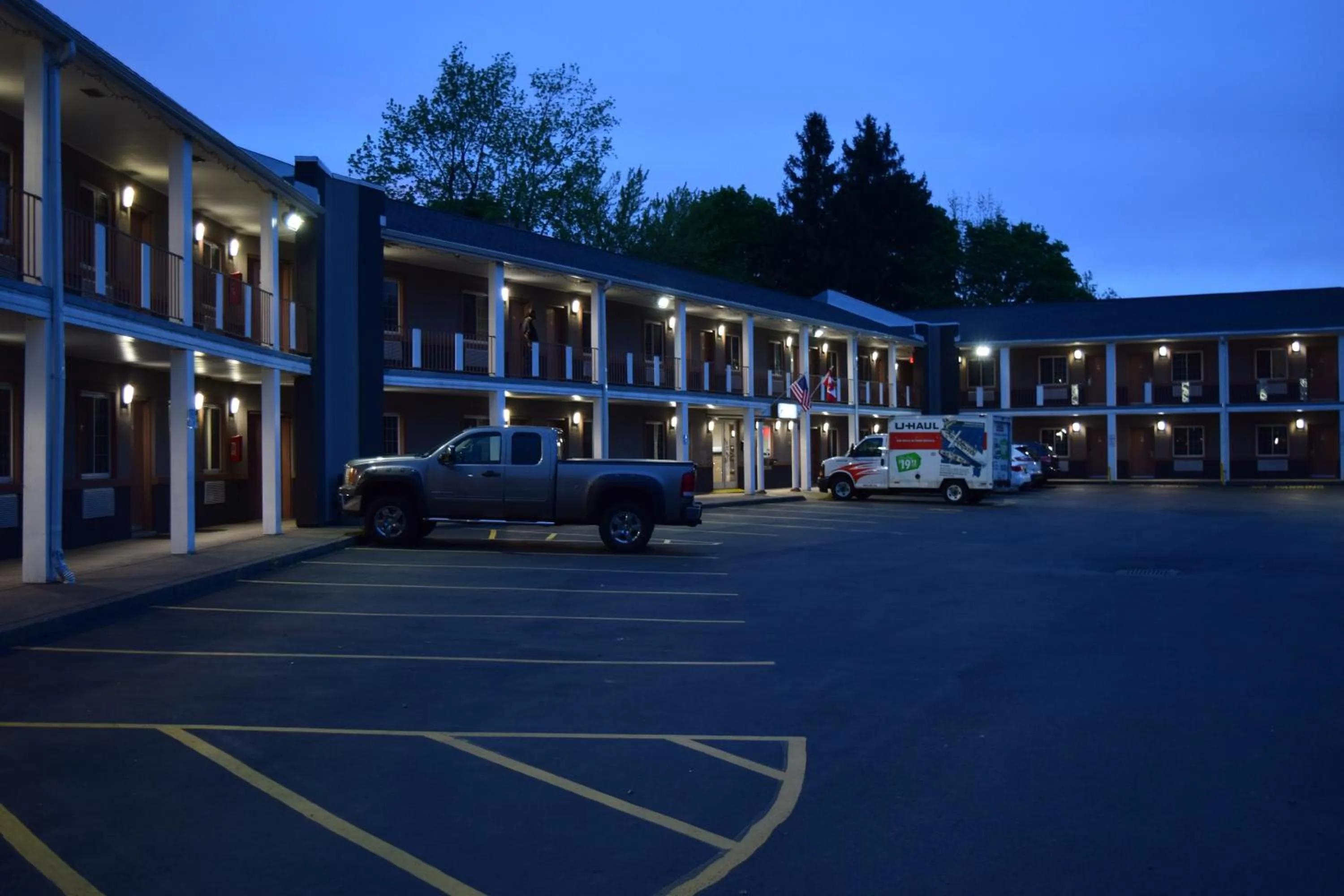 Night in University Manor Inn