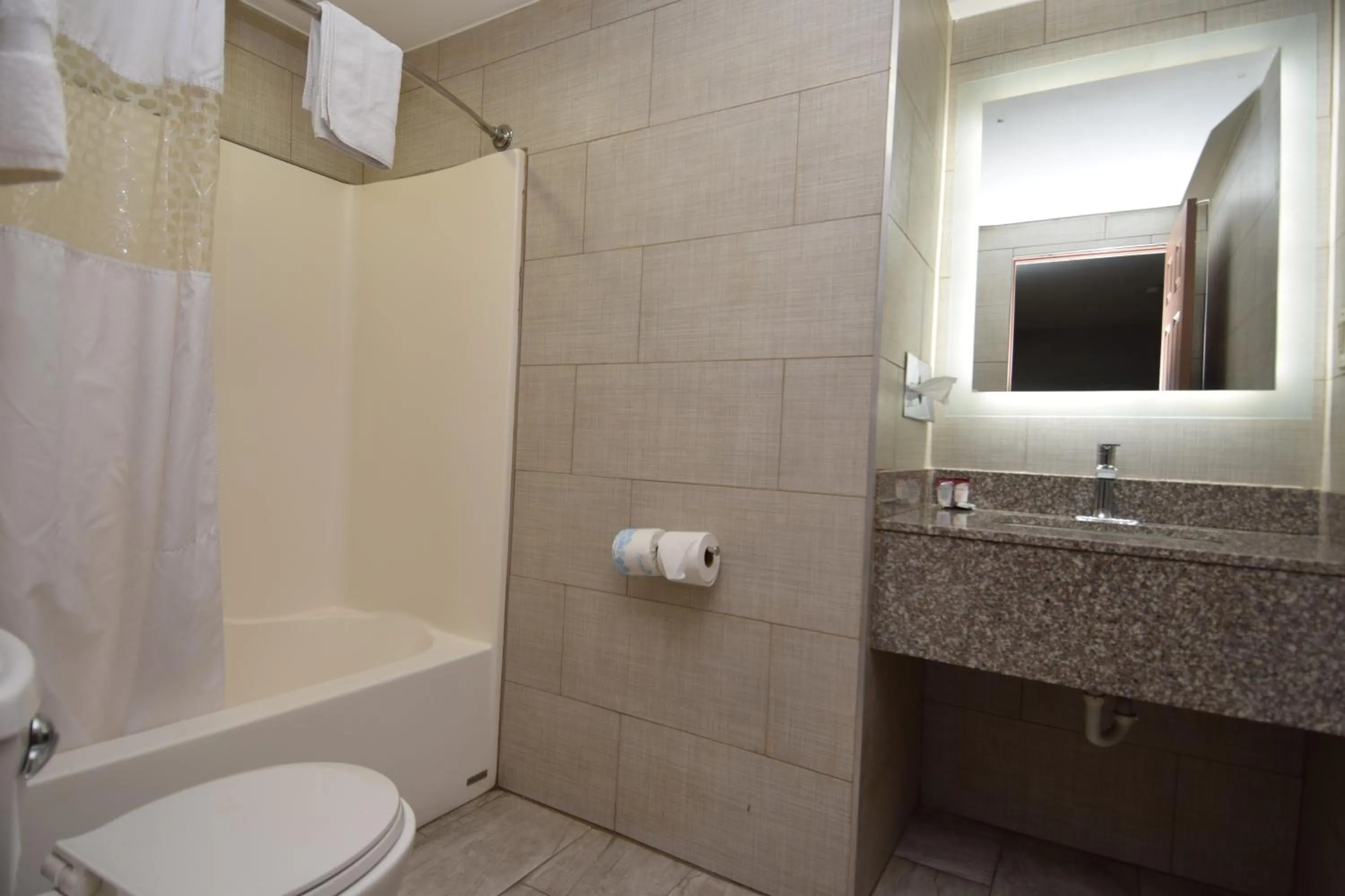 Bath in University Manor Inn