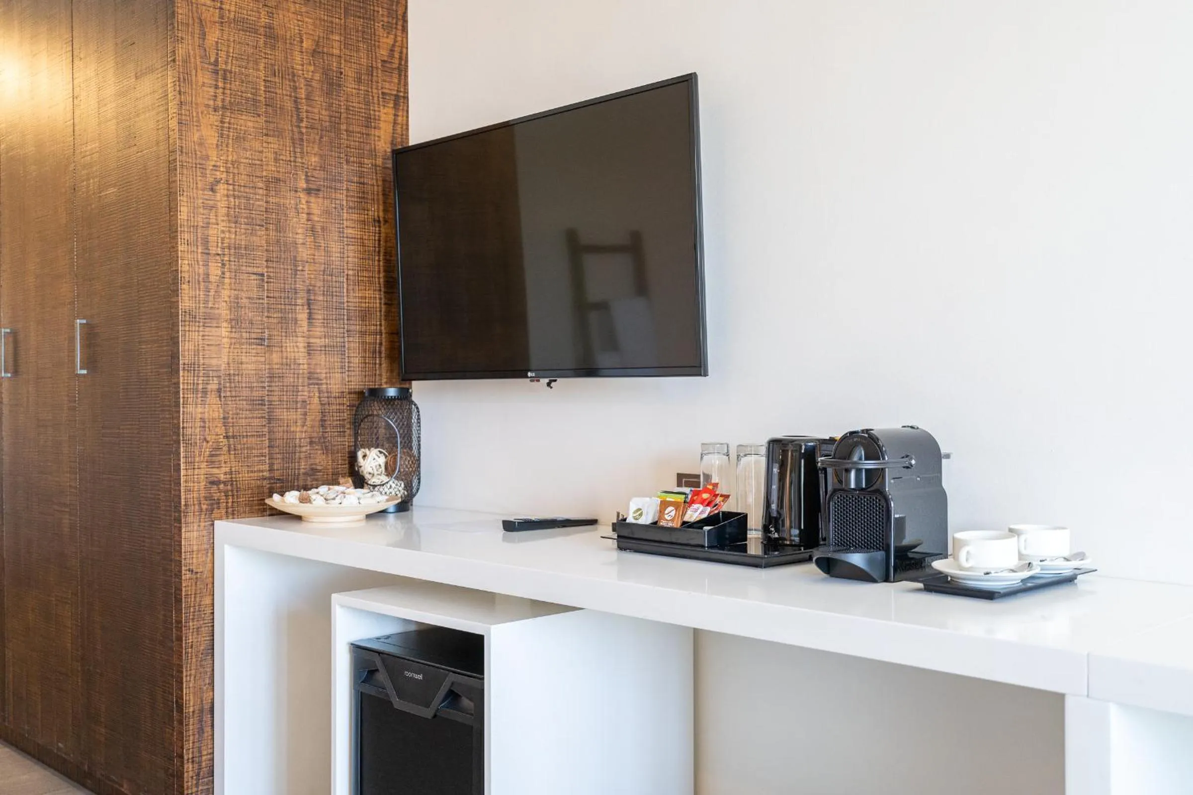 TV and multimedia in Beach Walk Boutique Jumeirah