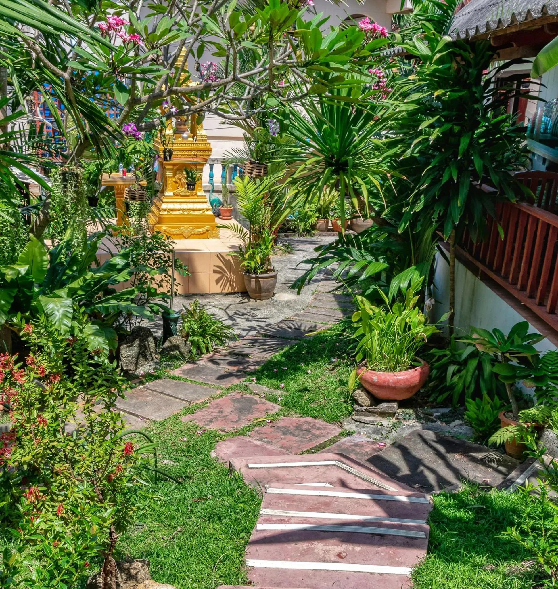 Garden in Kata Leaf Resort Phuket -