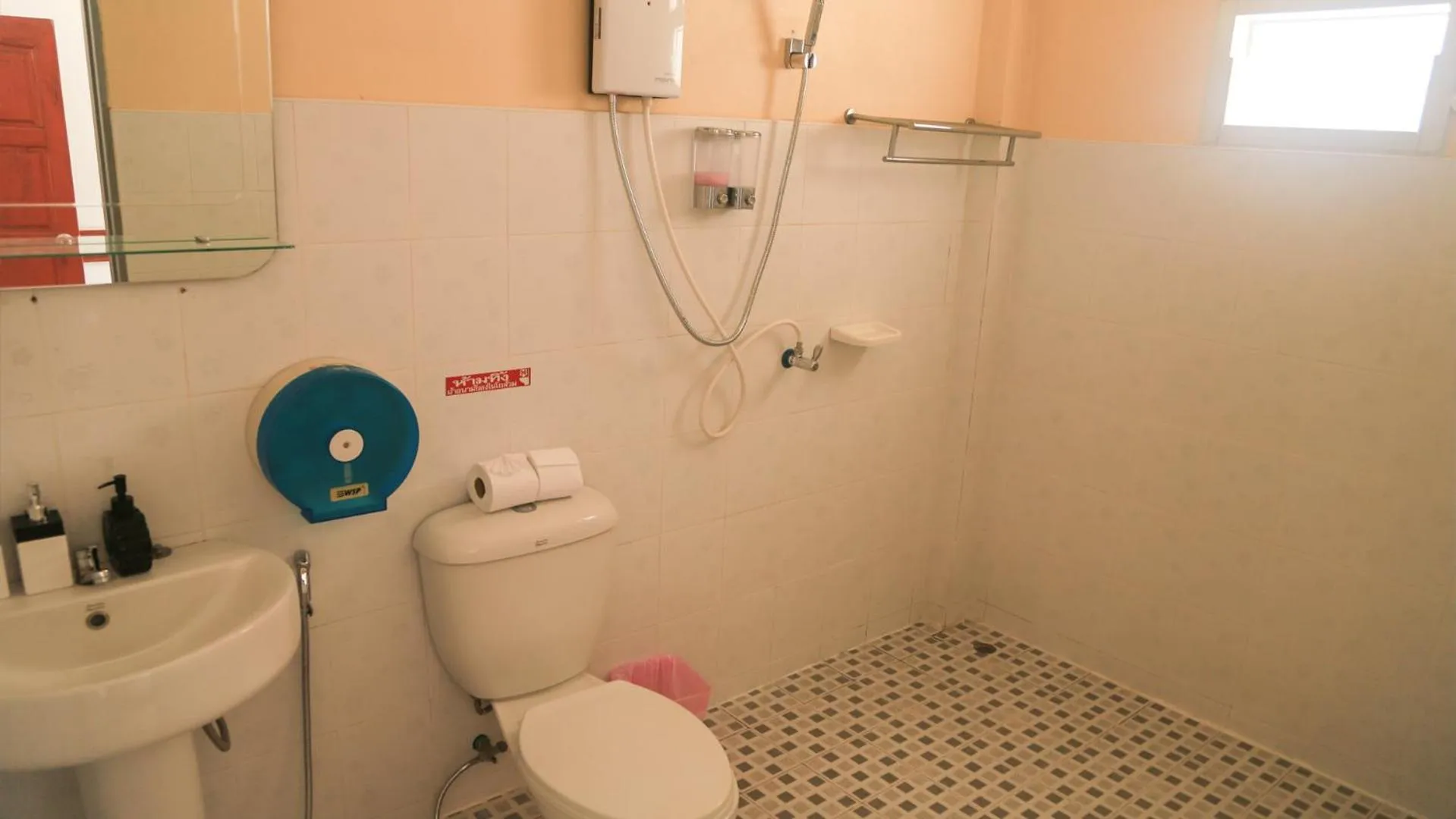 Shower in Kata Leaf Resort Phuket -