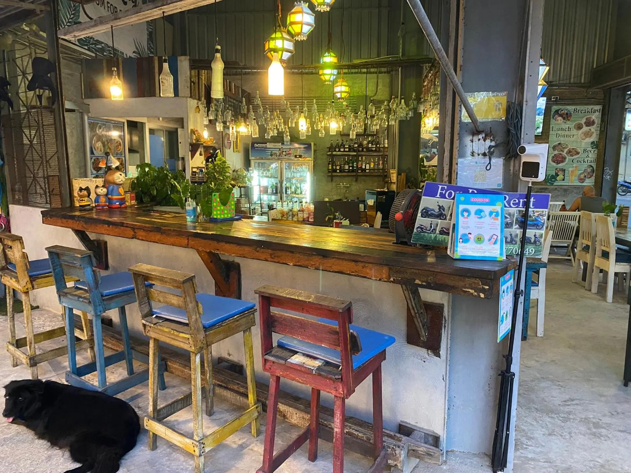 Restaurant/places to eat in Kata Leaf Resort Phuket -