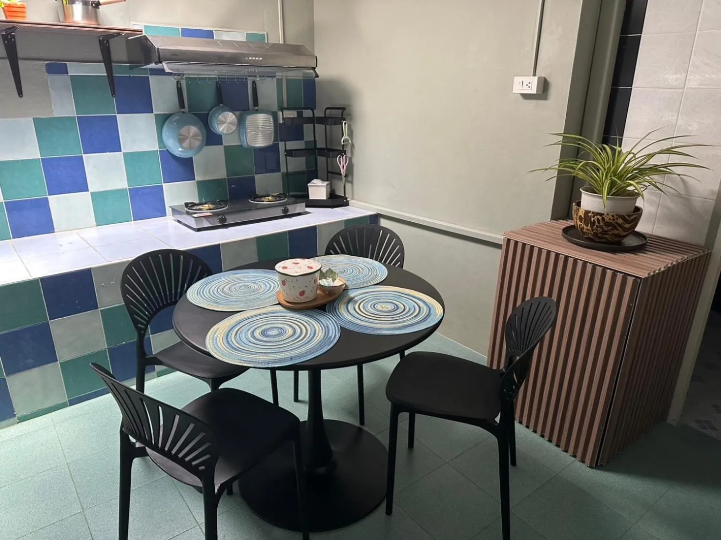 Kitchen or kitchenette in Kata Leaf Resort Phuket -