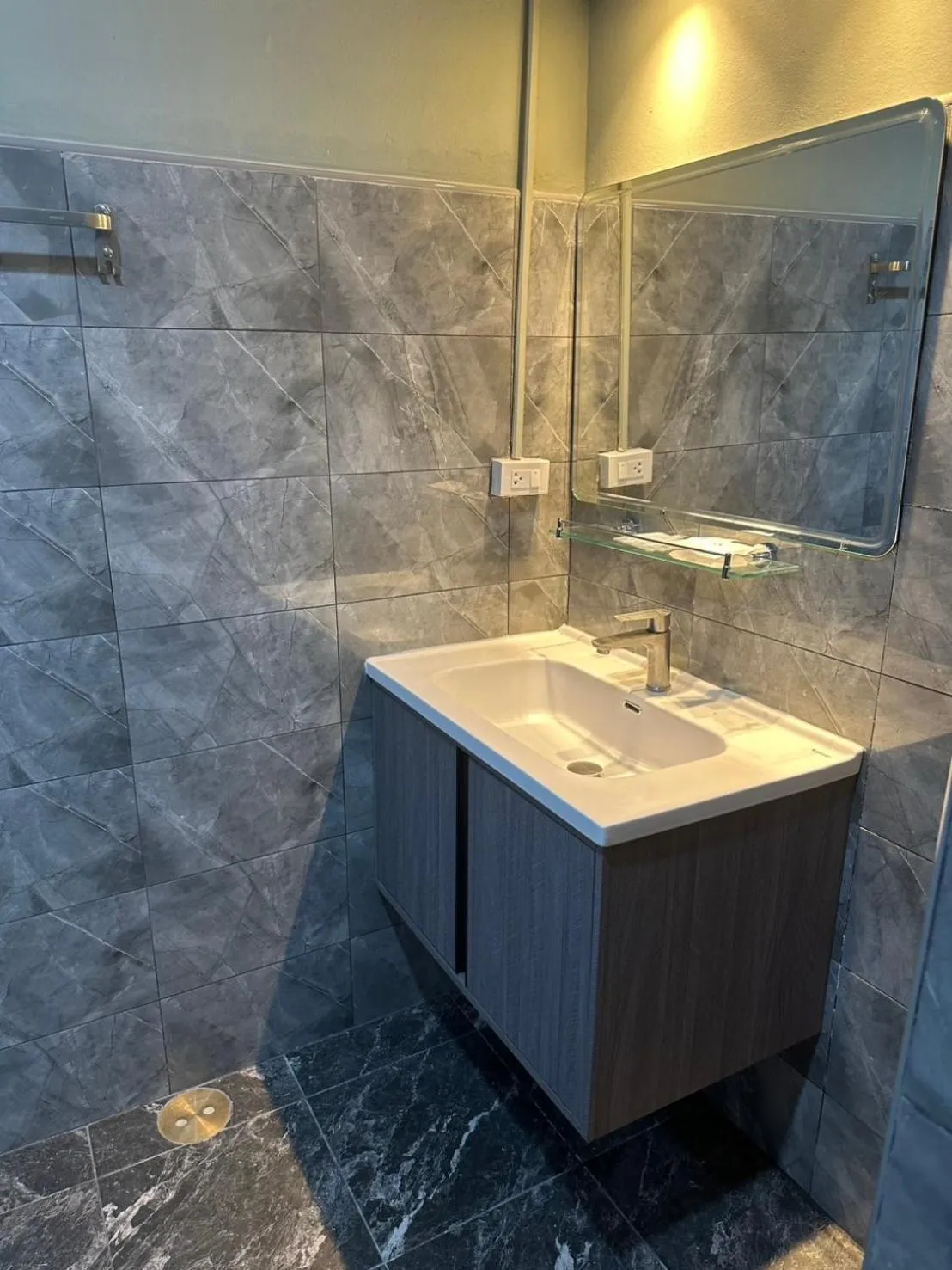 Toilet in Kata Leaf Resort Phuket -