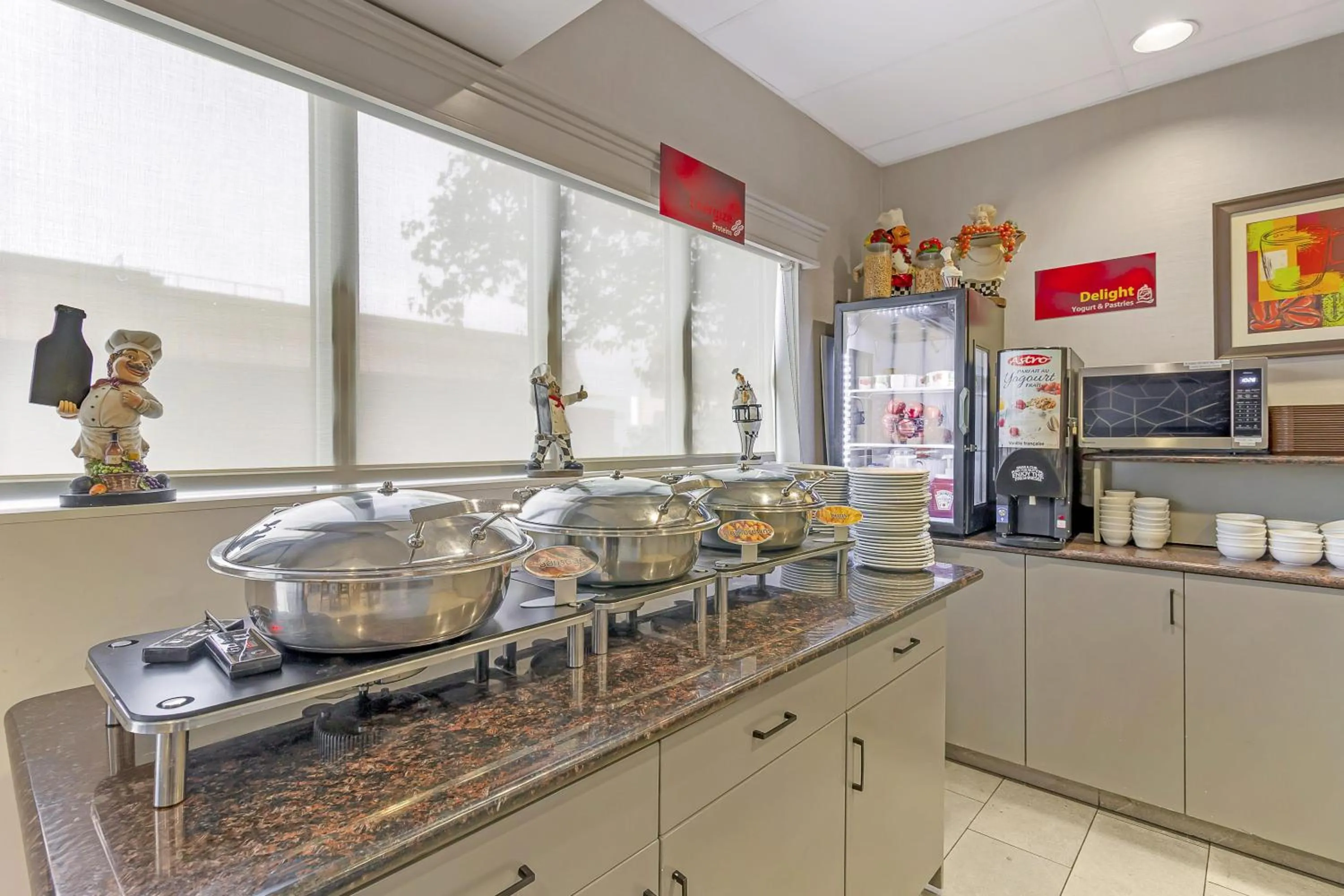 Breakfast in Best Western Plus Pembina Inn & Suites