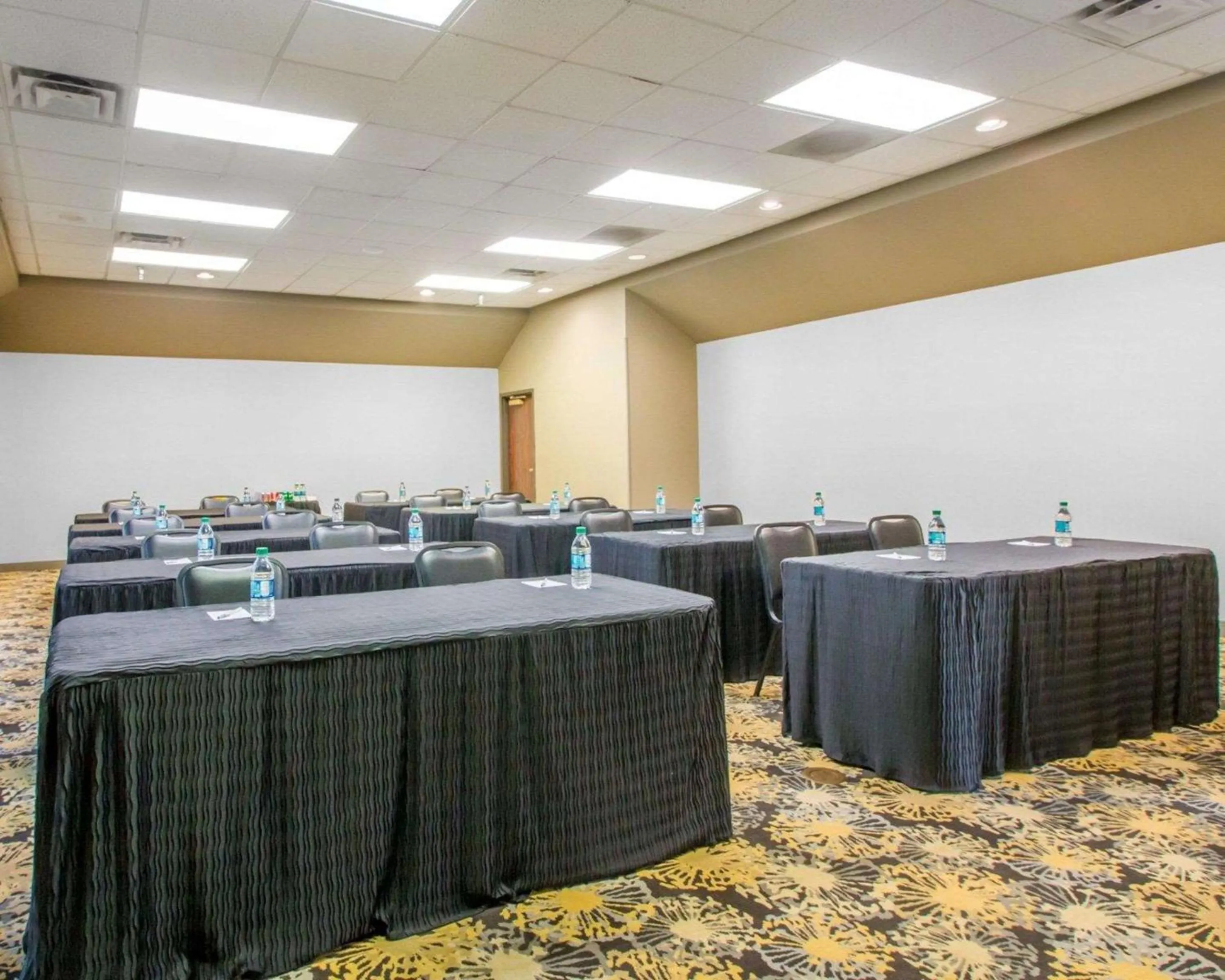 On site in Greenstay Inn & Suites Court View