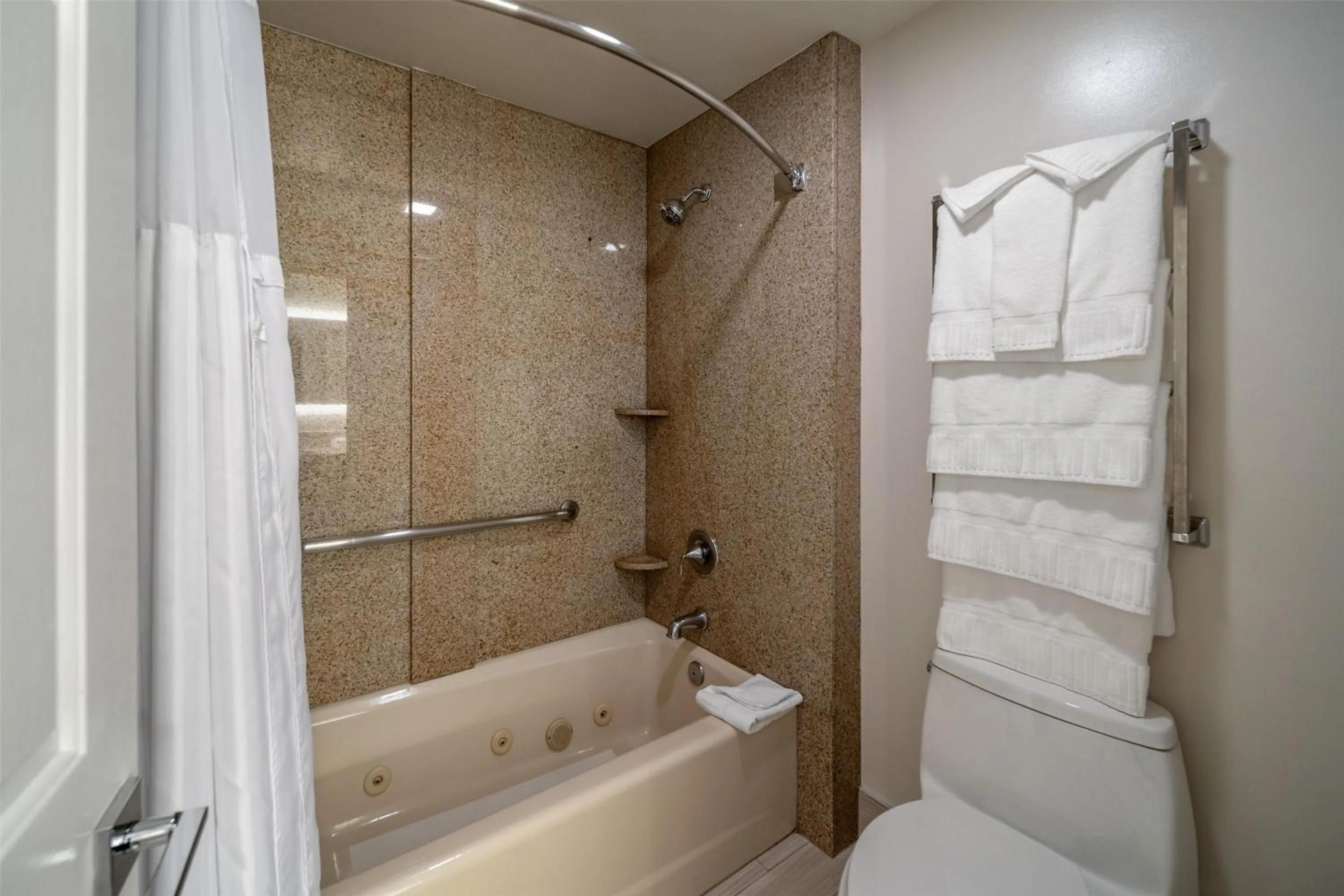 Bathroom in Best Western Plus Palm Court Hotel