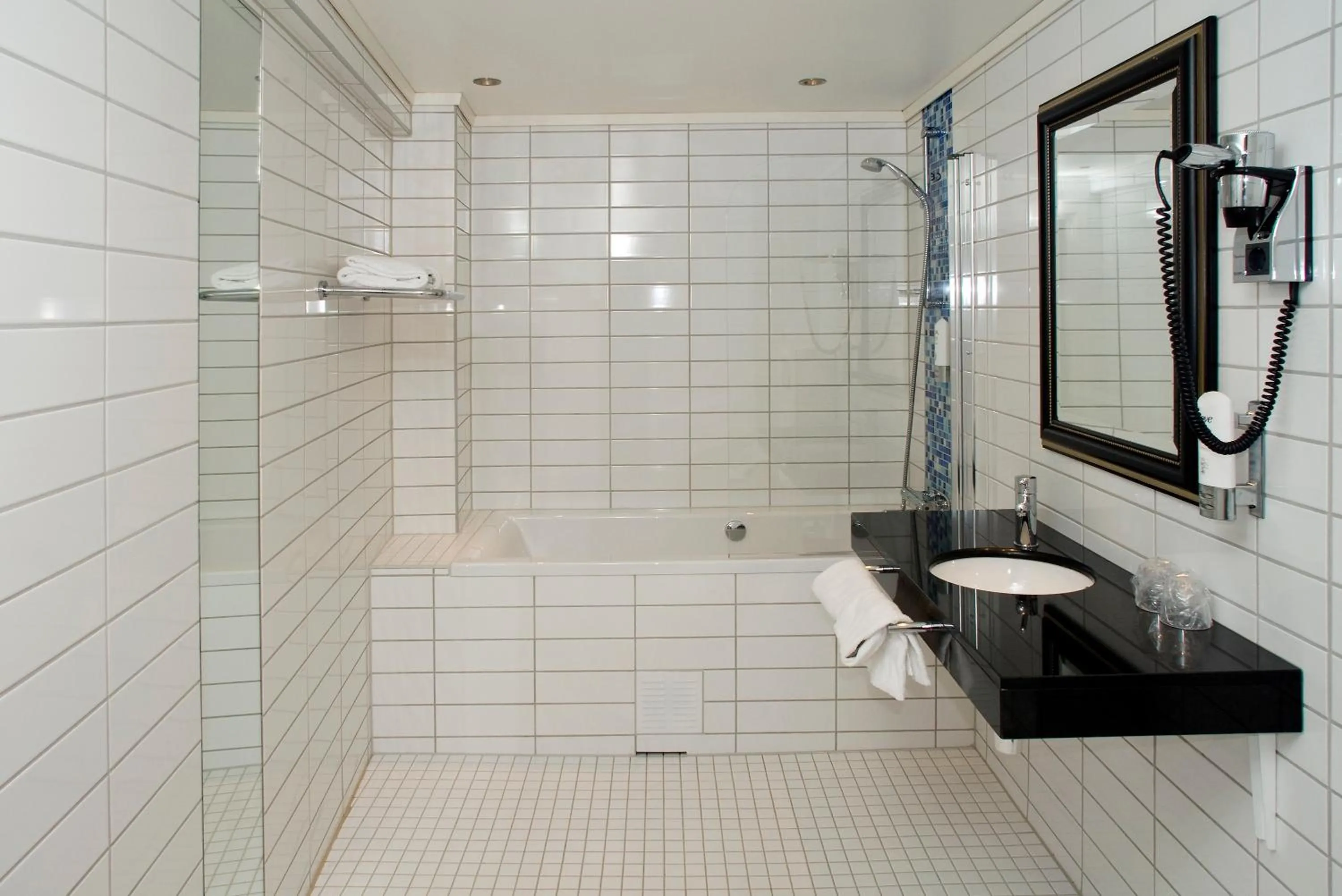 Shower in Quality Hotel Prinsen