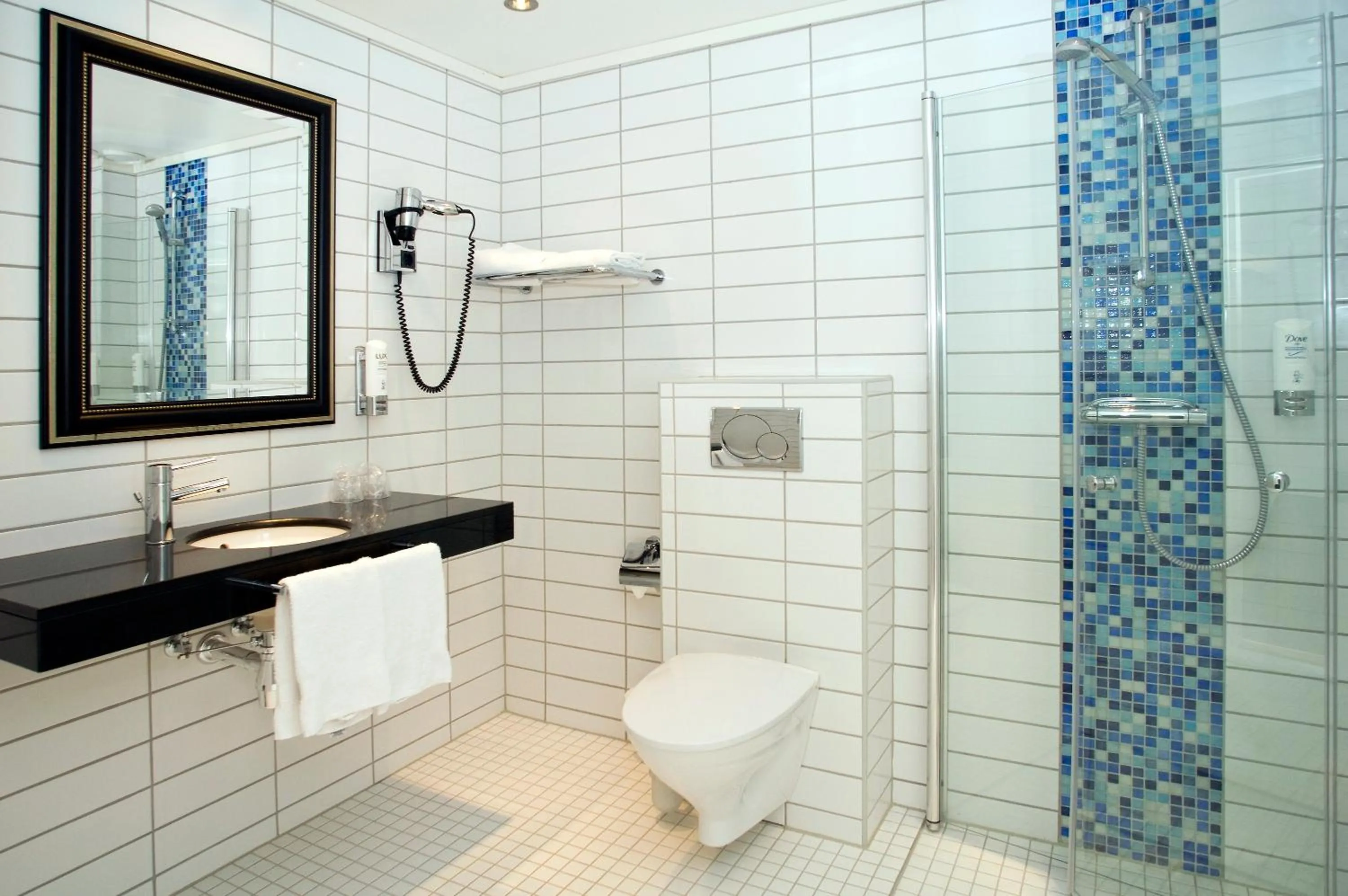 Bathroom in Quality Hotel Prinsen