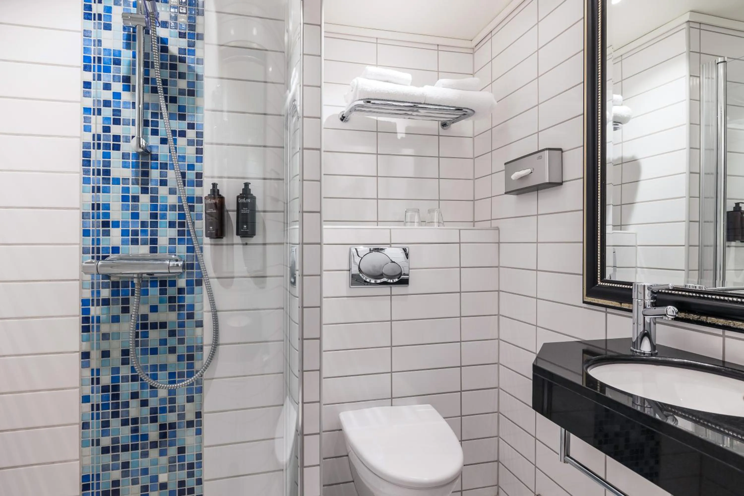 Bathroom in Quality Hotel Prinsen