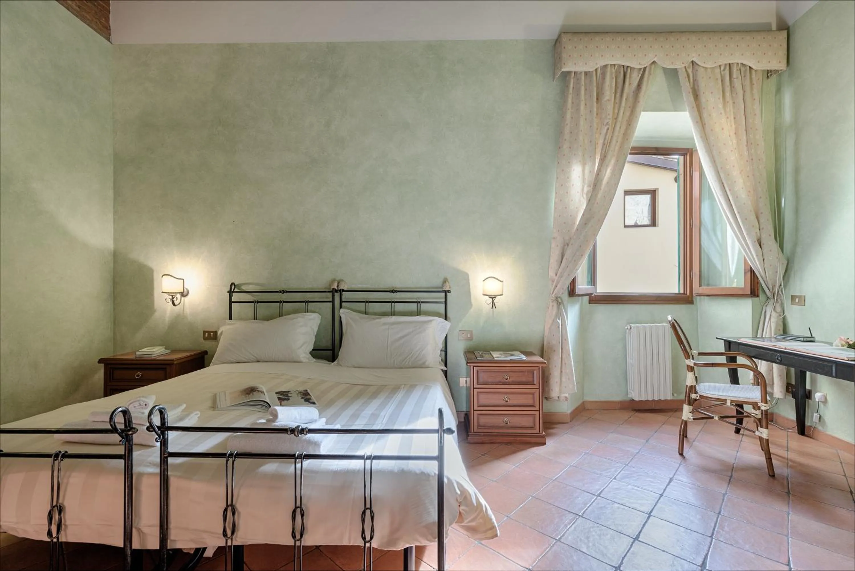 Bed in Central Strozzi by Mmega