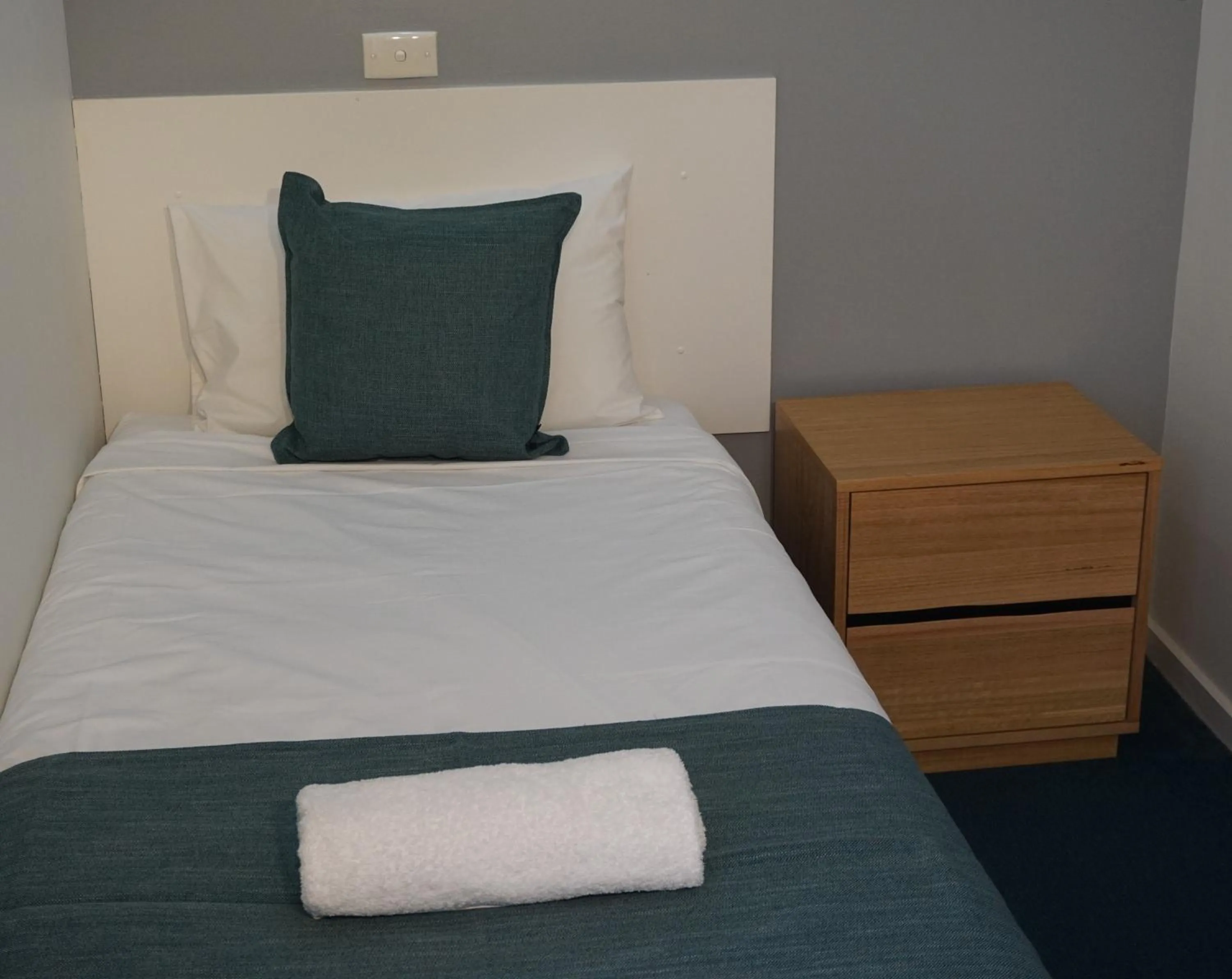 Bed in Central Motel Port Fairy