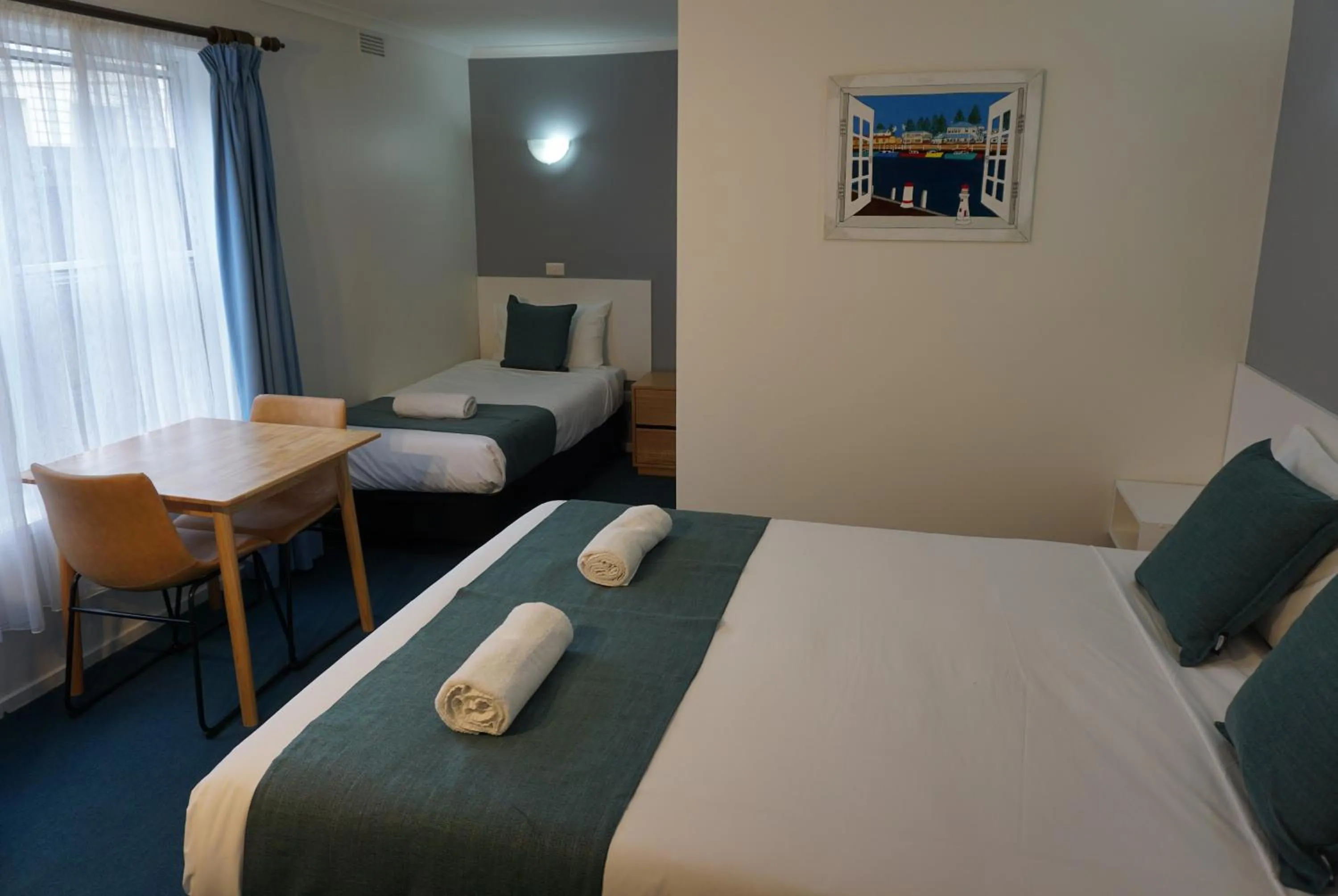 View (from property/room), Bed in Central Motel Port Fairy