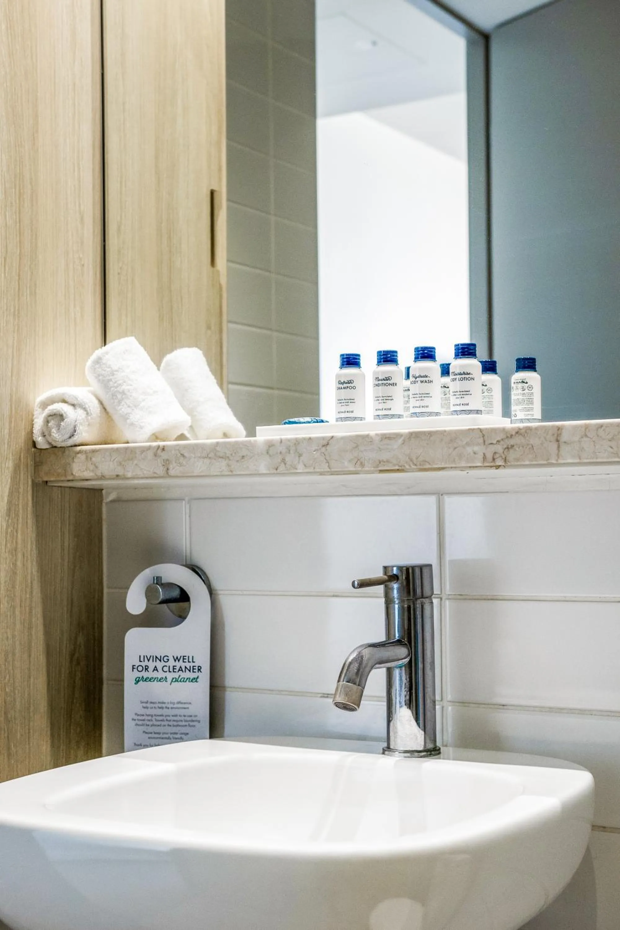 Bathroom in Oaks Redcliffe Mon Komo Suites