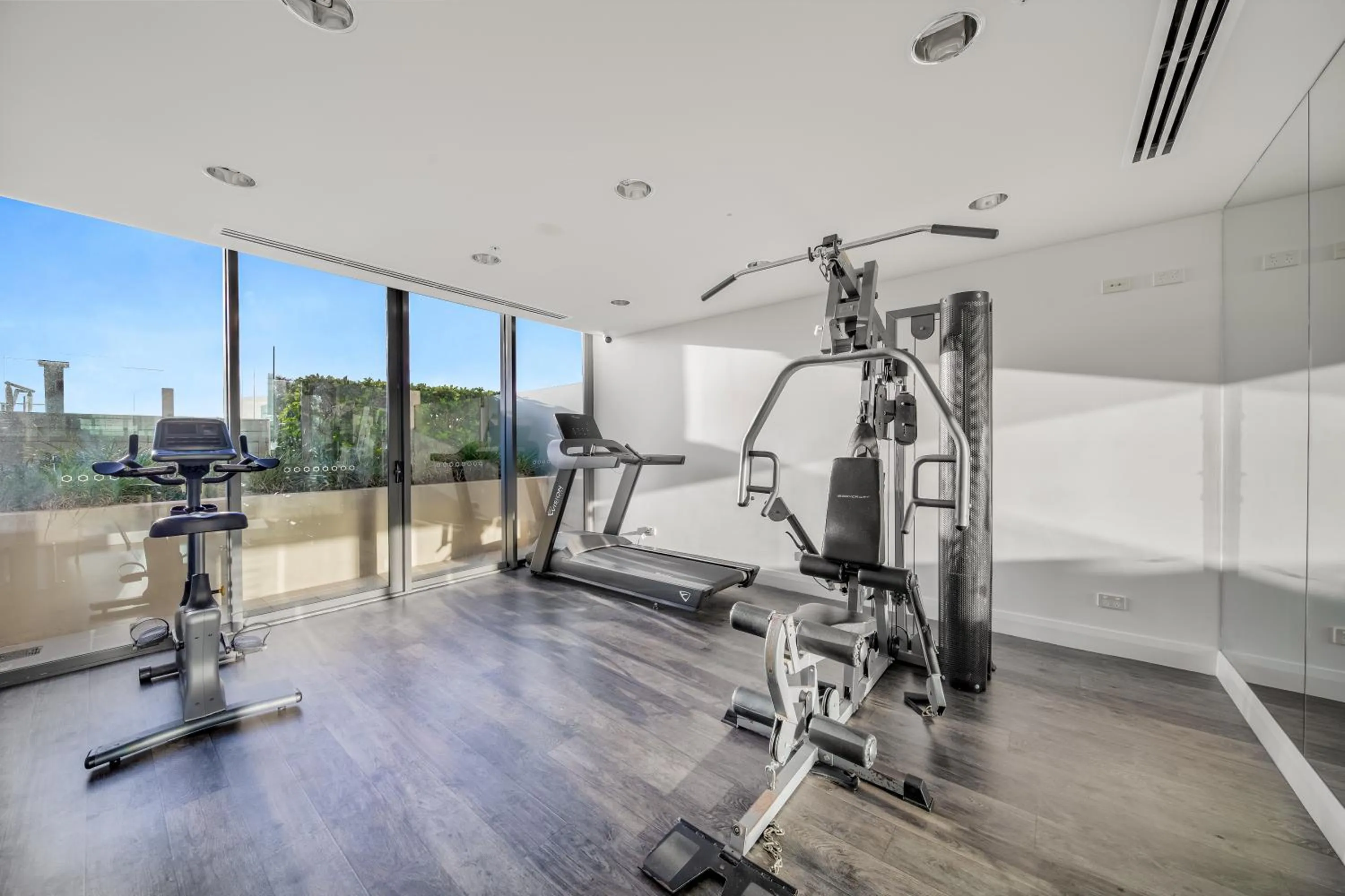 Fitness centre/facilities in Oaks Redcliffe Mon Komo Suites