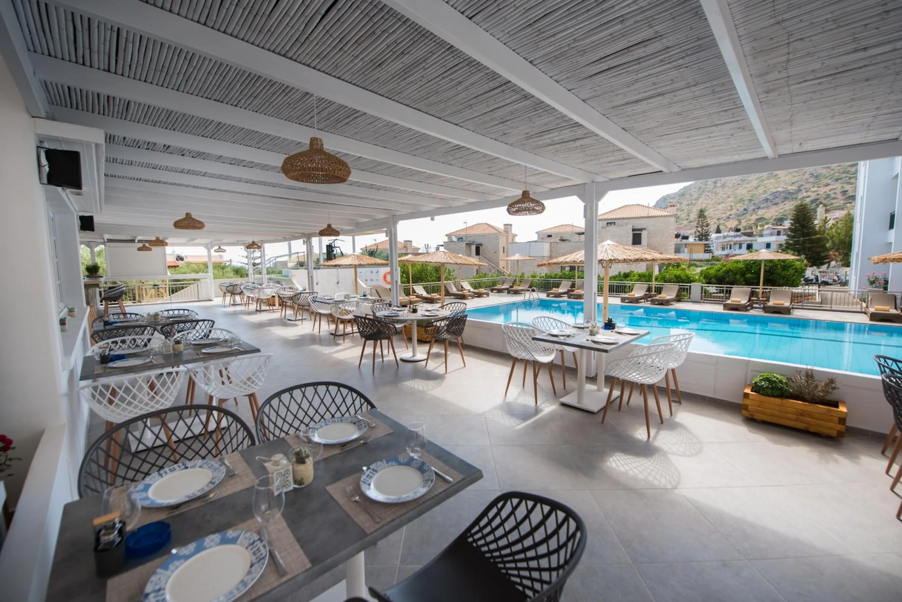 Restaurant/places to eat in Mitos Village