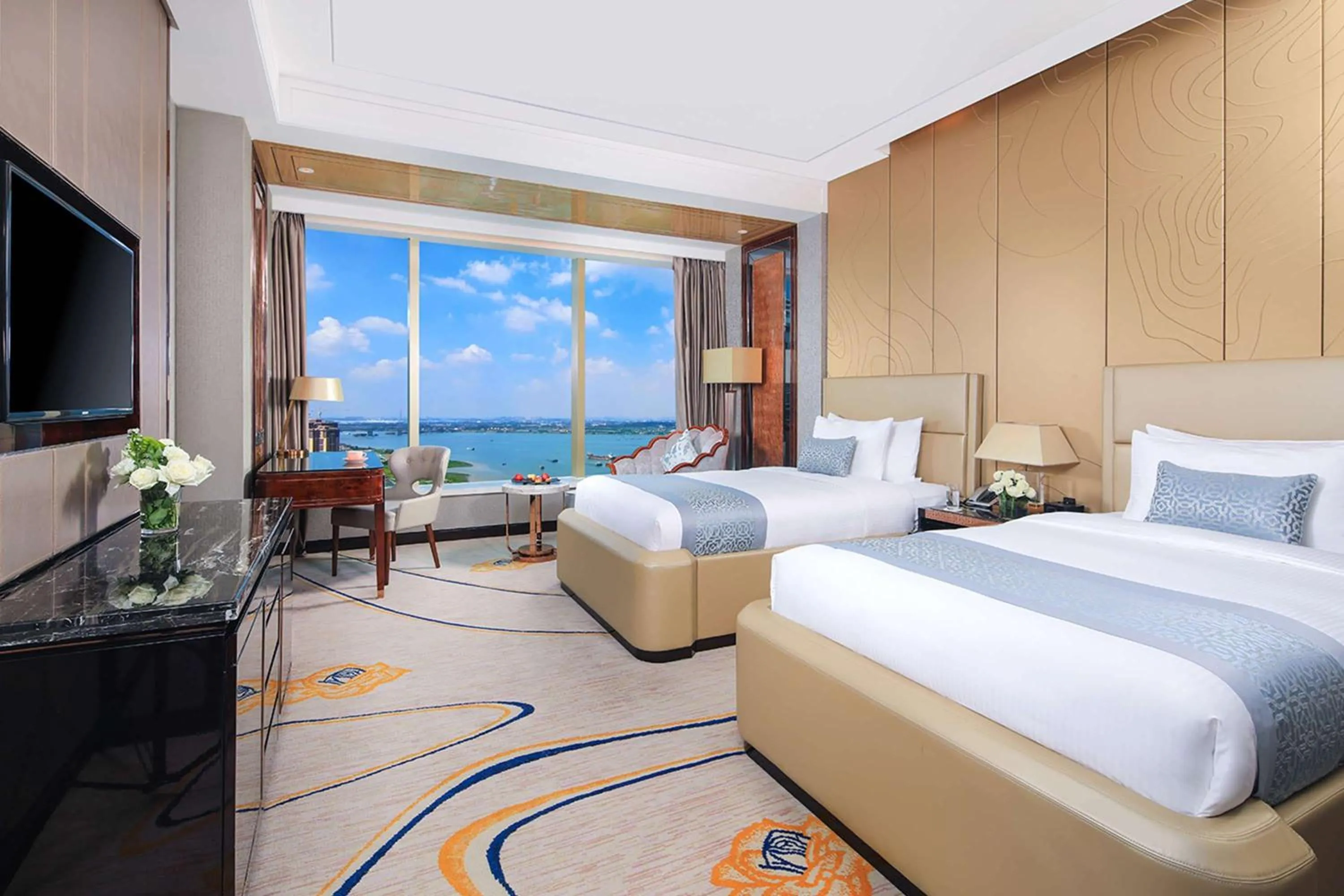 Photo of the whole room, Bed in Wyndham Grand Foshan Gaoming